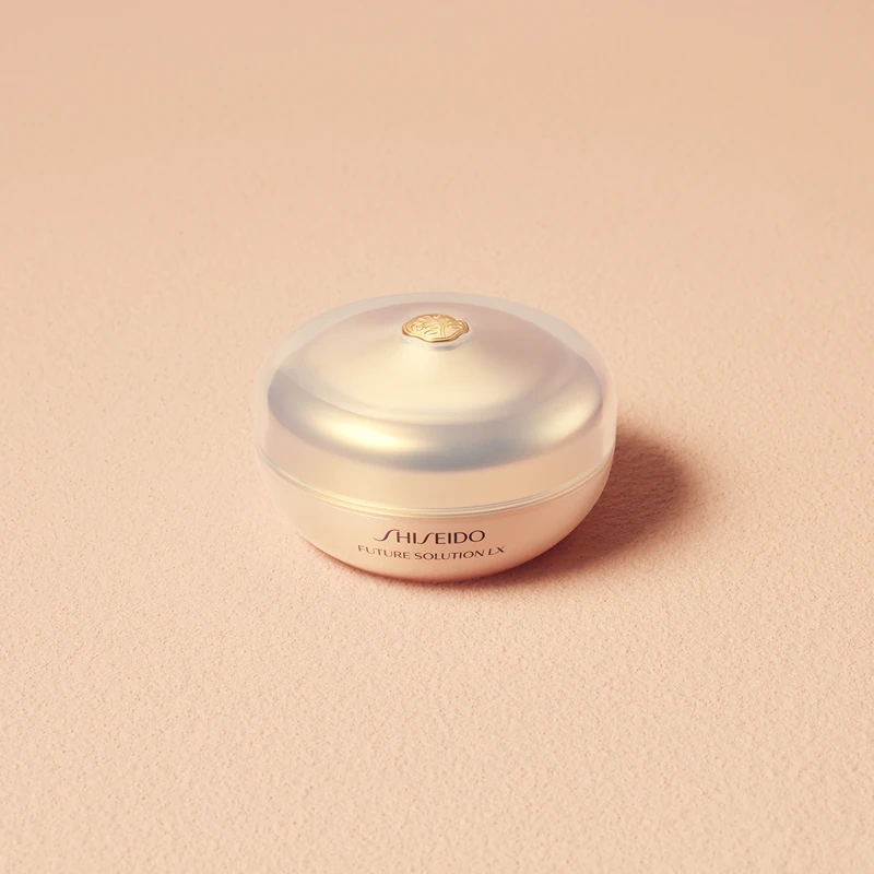 Rozjasňující sypký pudr Shiseido Future Solution LX