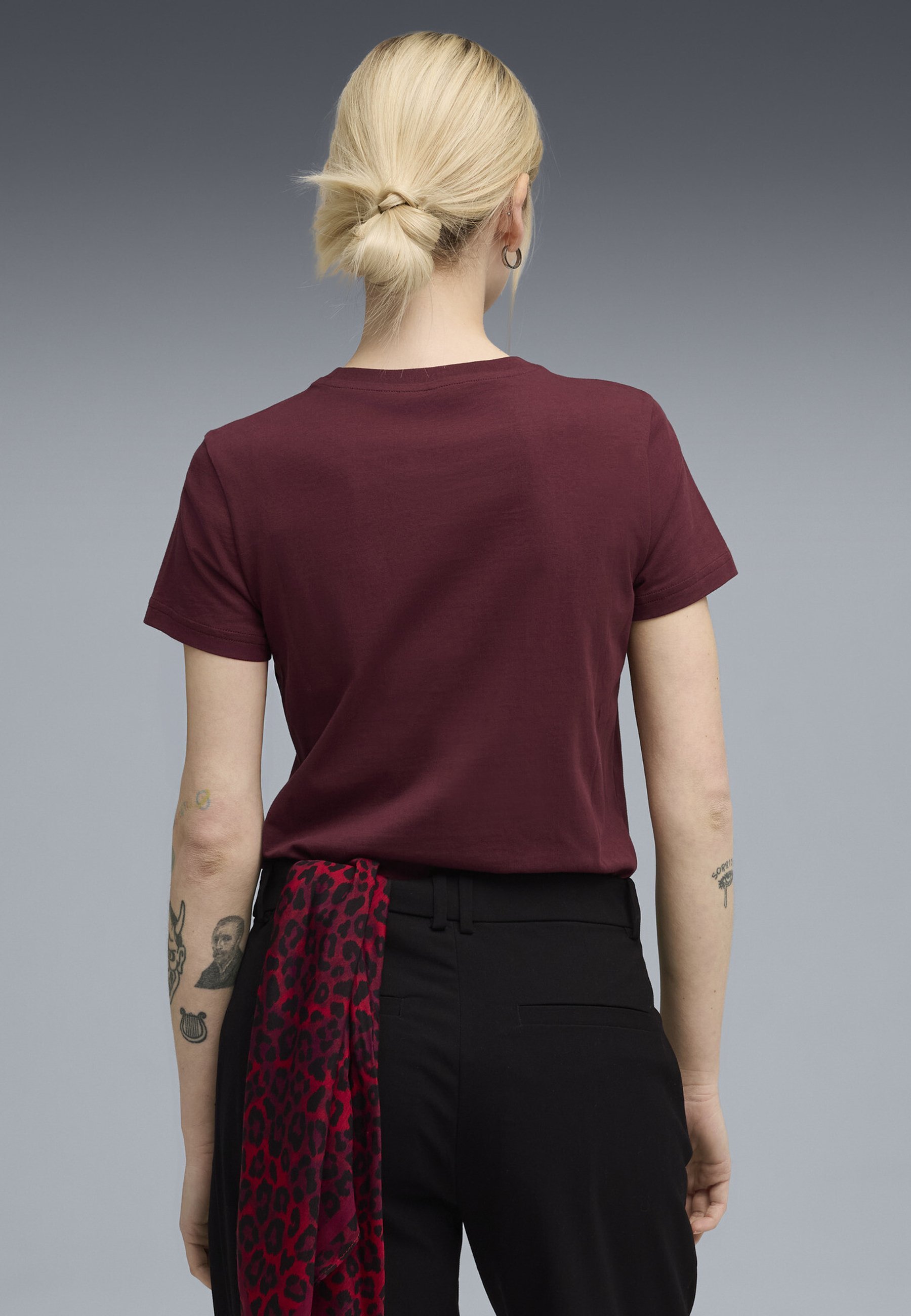 Puma ESS ELEVATED - Basic T-shirt - robijnrode glans