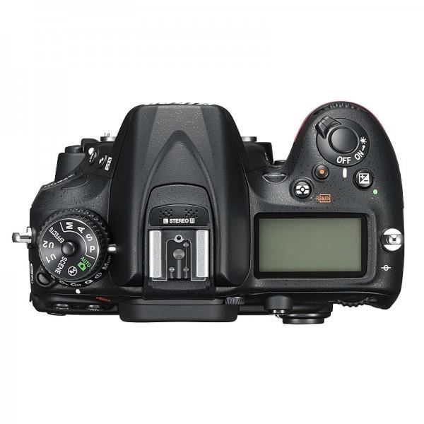 Solo corpo macchina NIKON D7200 NU - Expeed 4 - HDMI - Wi-Fi integrato