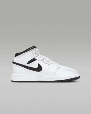 Air Jordan 1 Mid Older Kids' Shoes