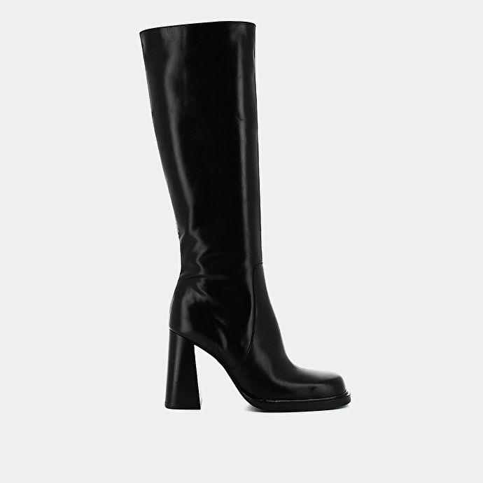 Bottes à talons et bouts carrés  en cuir noir