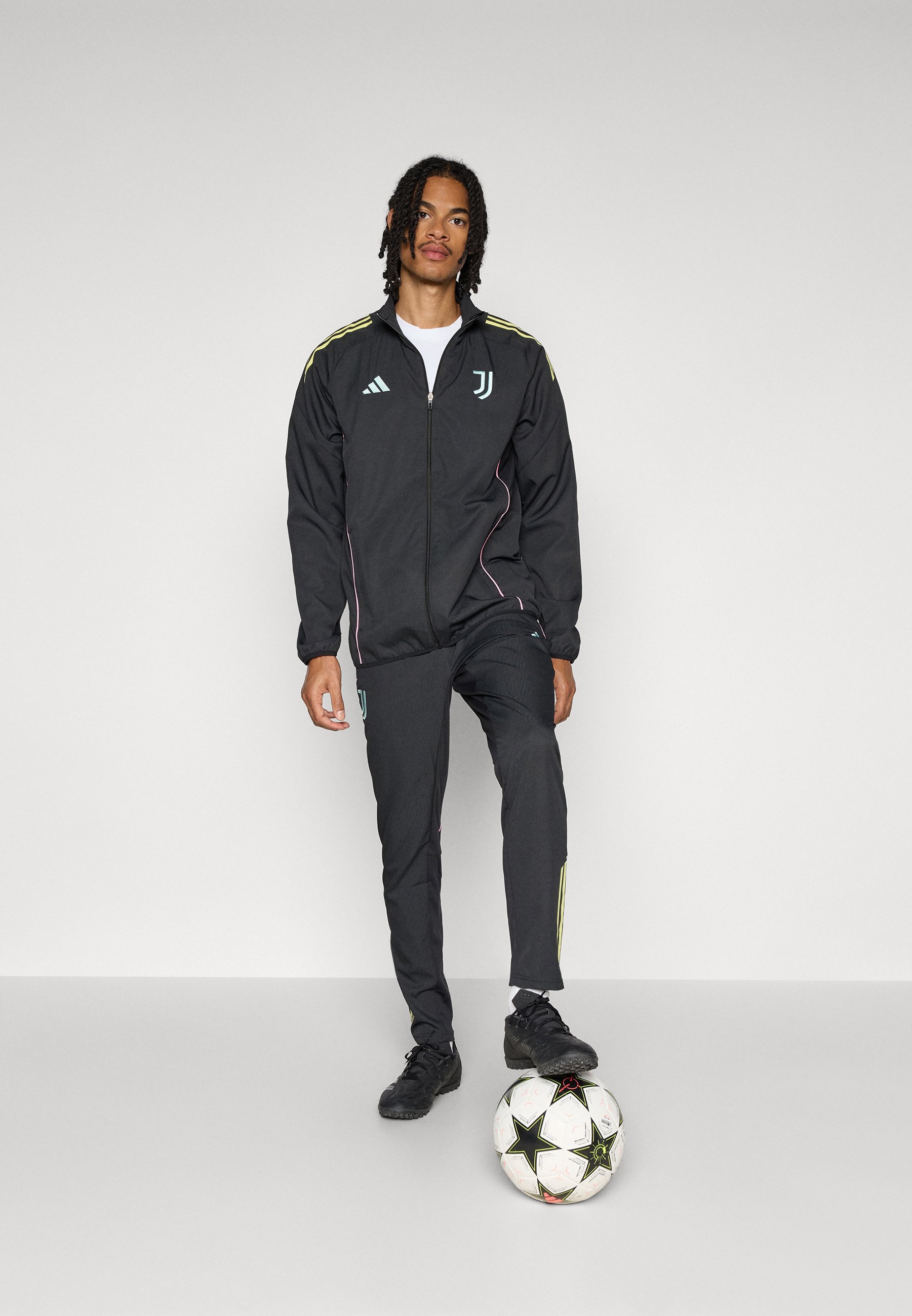 adidas Performance JUVENTUS 25/26 TIRO25 COMPETITION PRESENTATION JACKET - Tréningová bunda - čierna