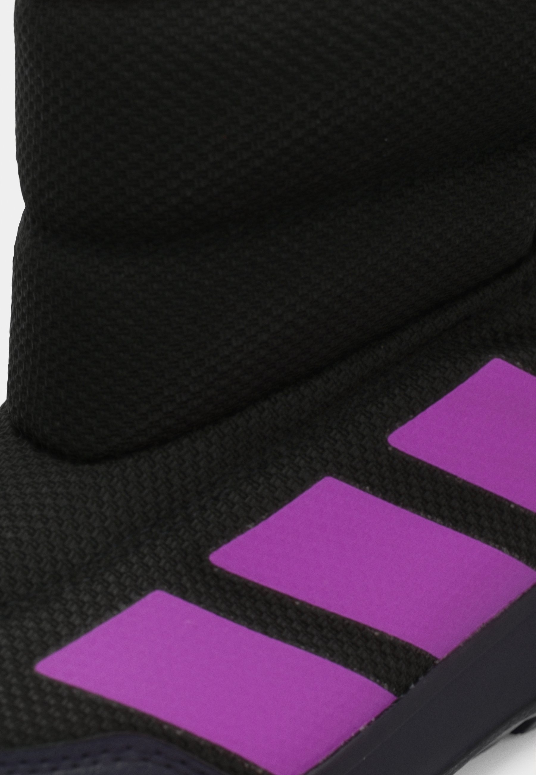 adidas Performance WINTERPLAY C UNISEX - Buty zimowe - core black/purple burst/impact orange