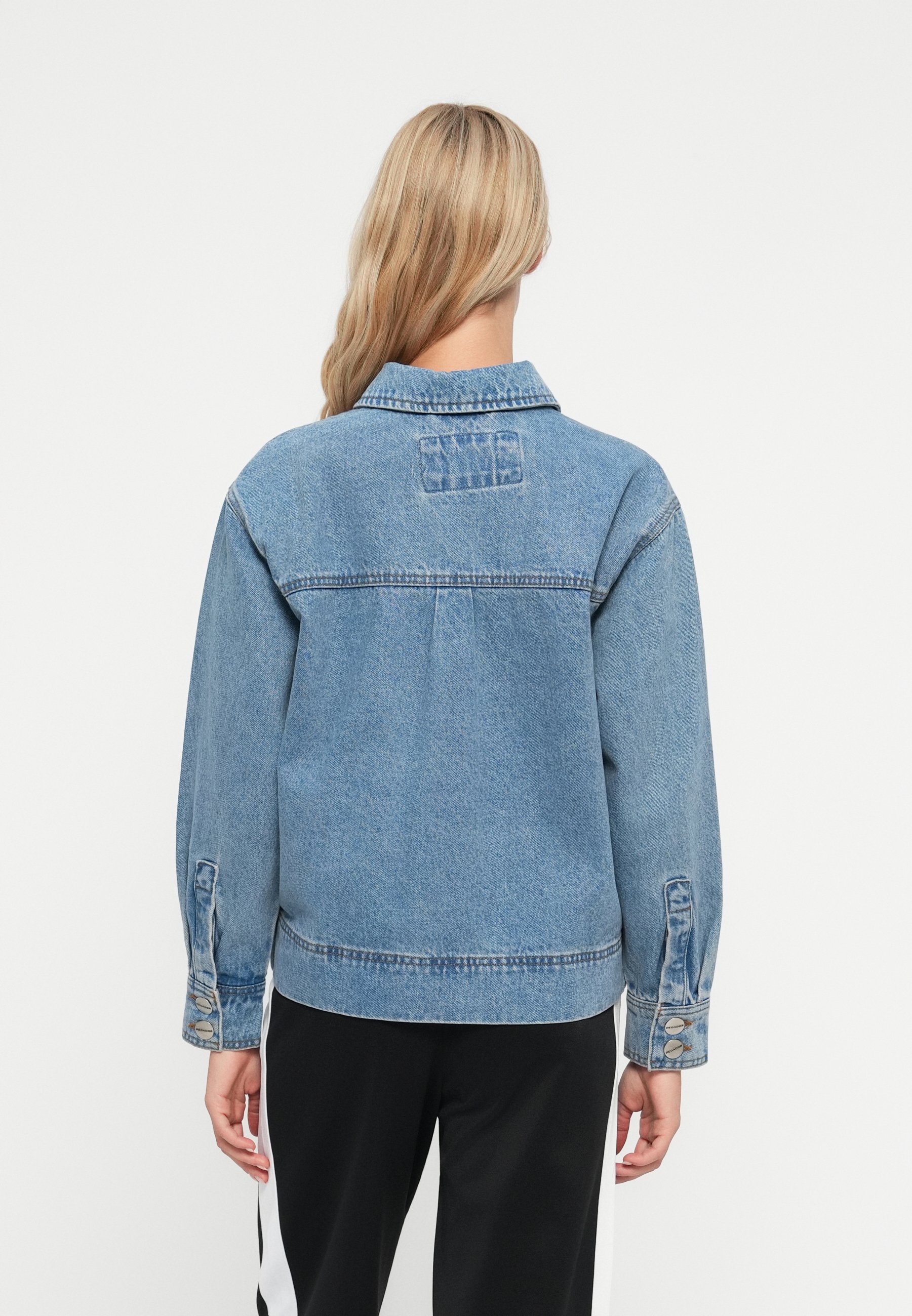 Džínové bundy Pegador