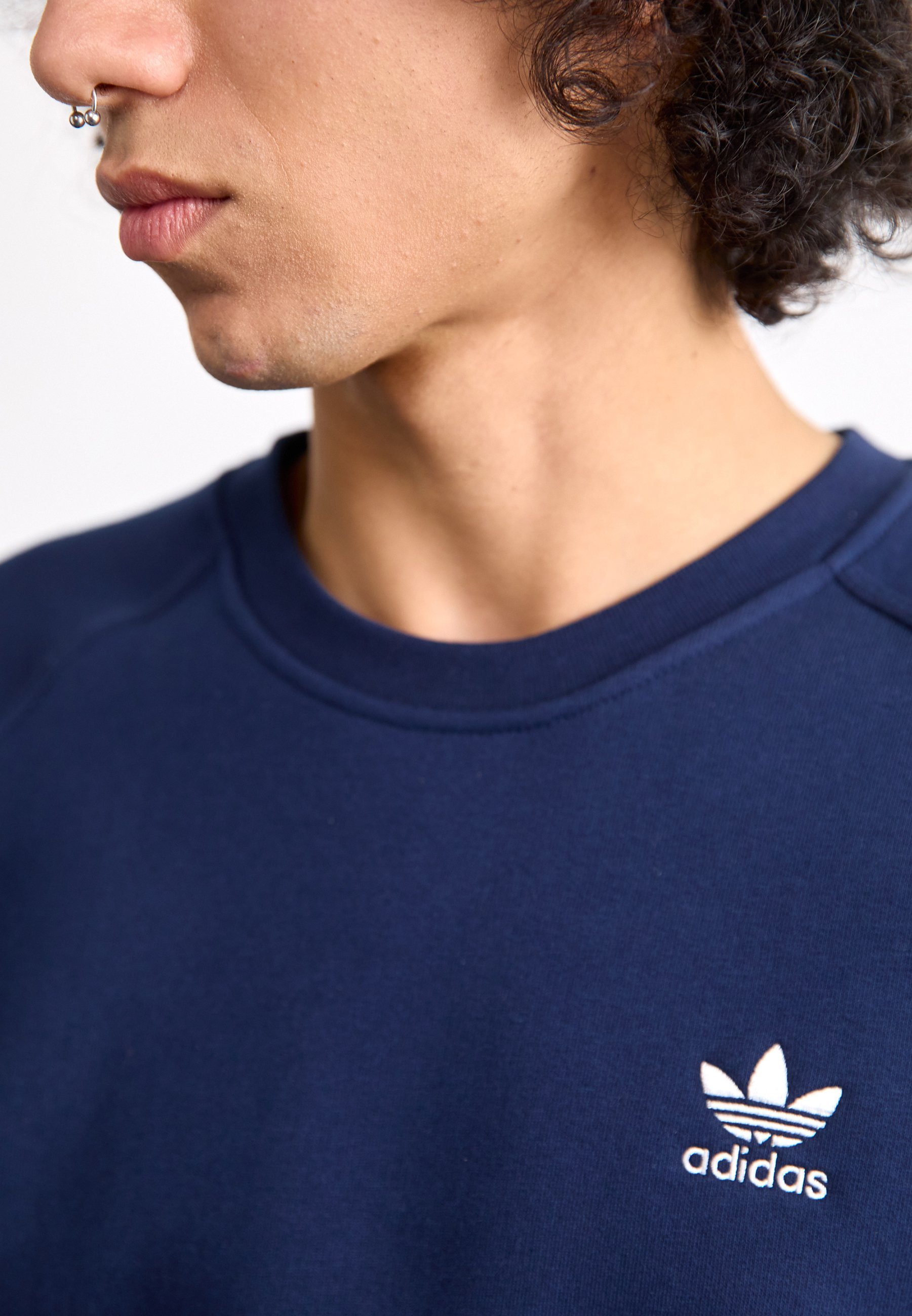 adidas Originals ESS CREW - Sweat-shirt - indigo nuit