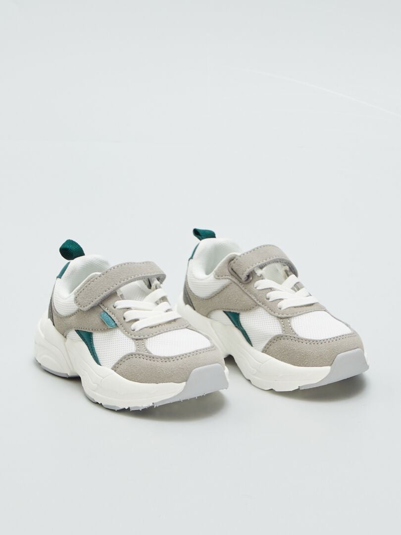 Tênis com velcro - CINZA