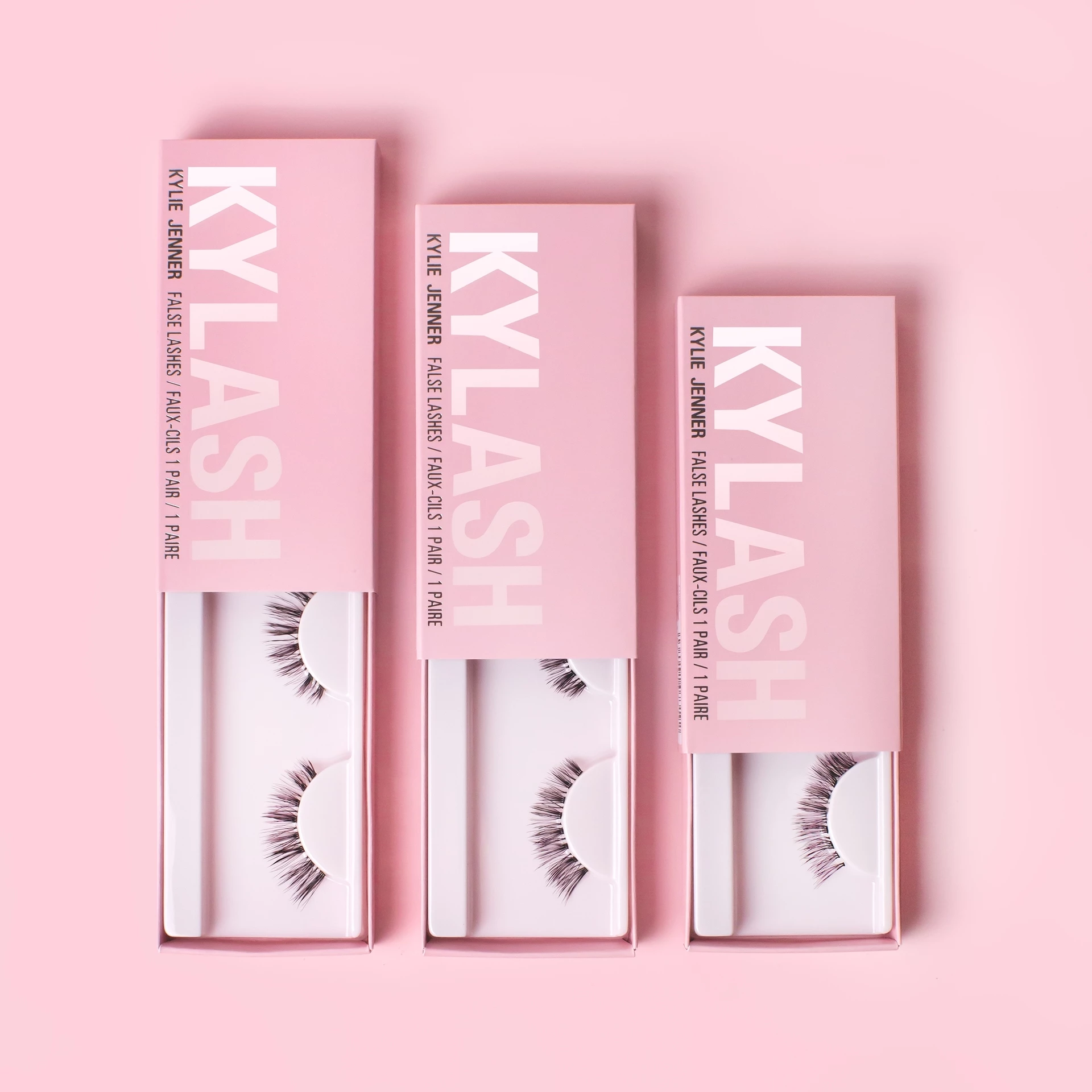 Kylie Jenner mākslīgās skropstas - Kylie Jenner