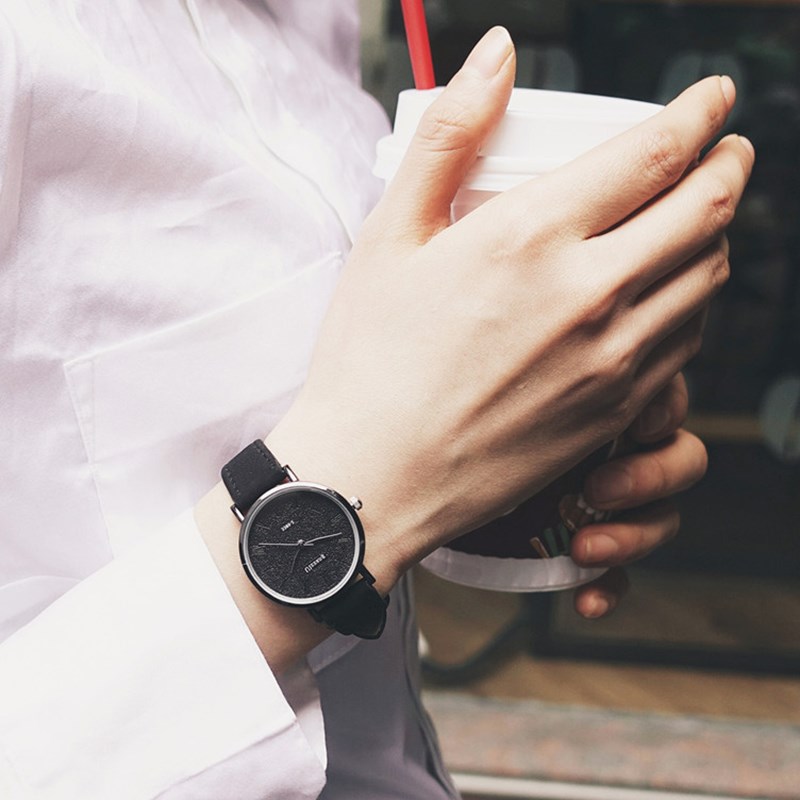Simplicity Women Watches Black Fashion Casual Ladies Quartz Wristwatches Vintage Leather Band Female Retro Watch Woman's Clock