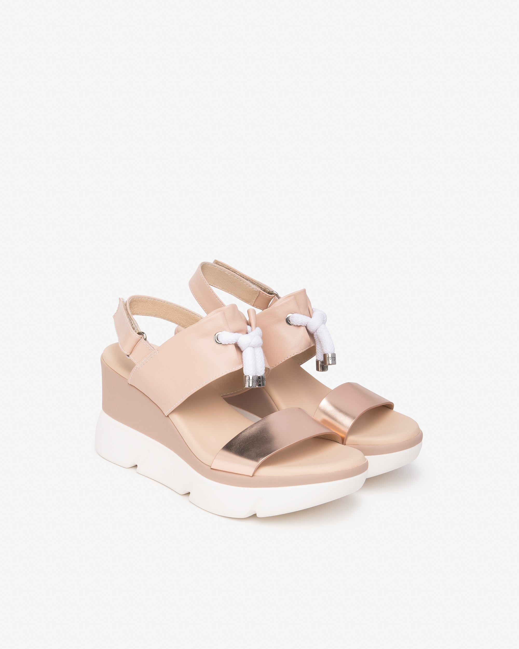  Sandales pour femmes en cuir et matières techniques