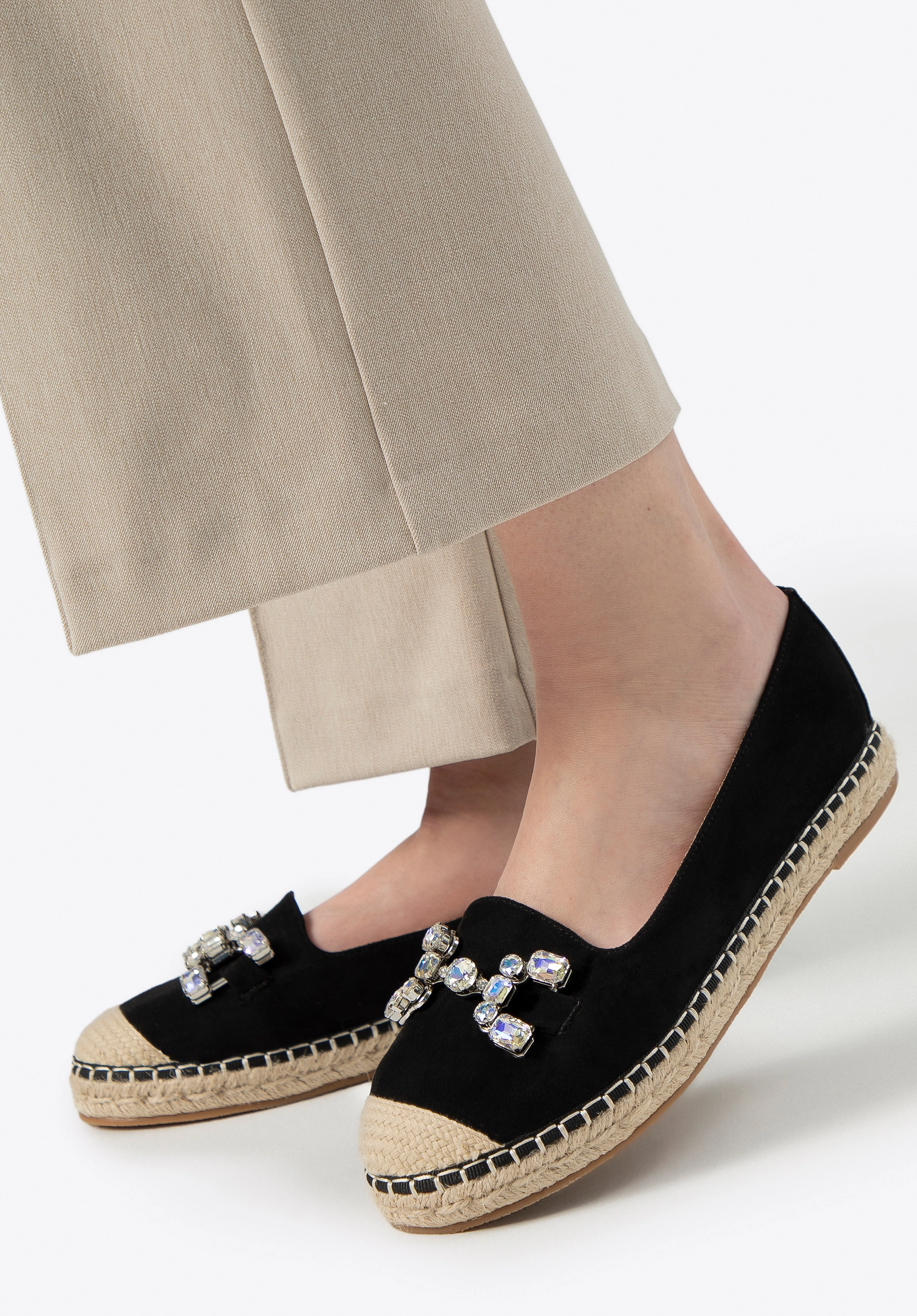Damskie espadryle z biżuteryjną ozdobą czarno - beżowe
