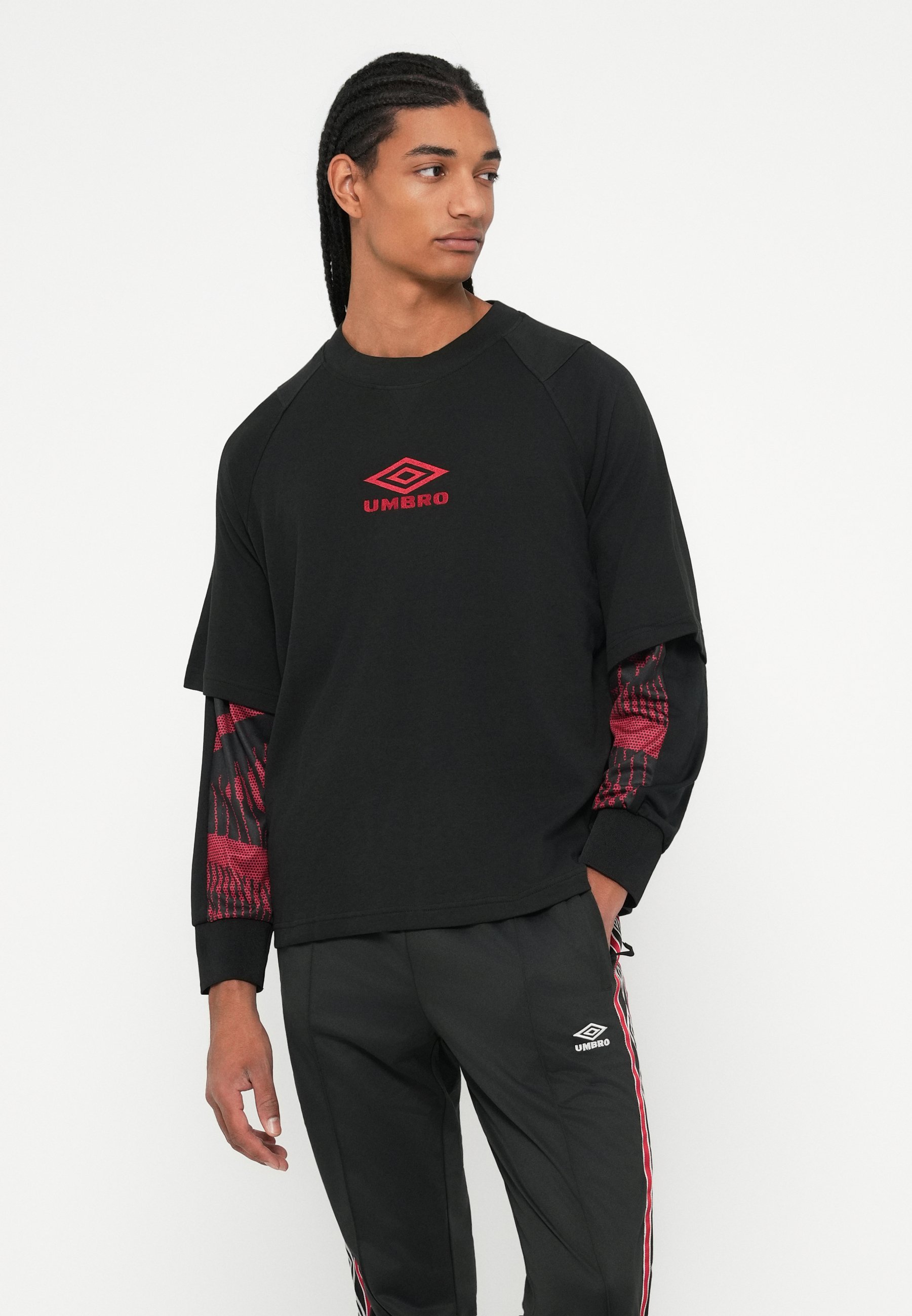 T-shirt Umbro ICONIC BOXY - T-shirt basique - noir/piment