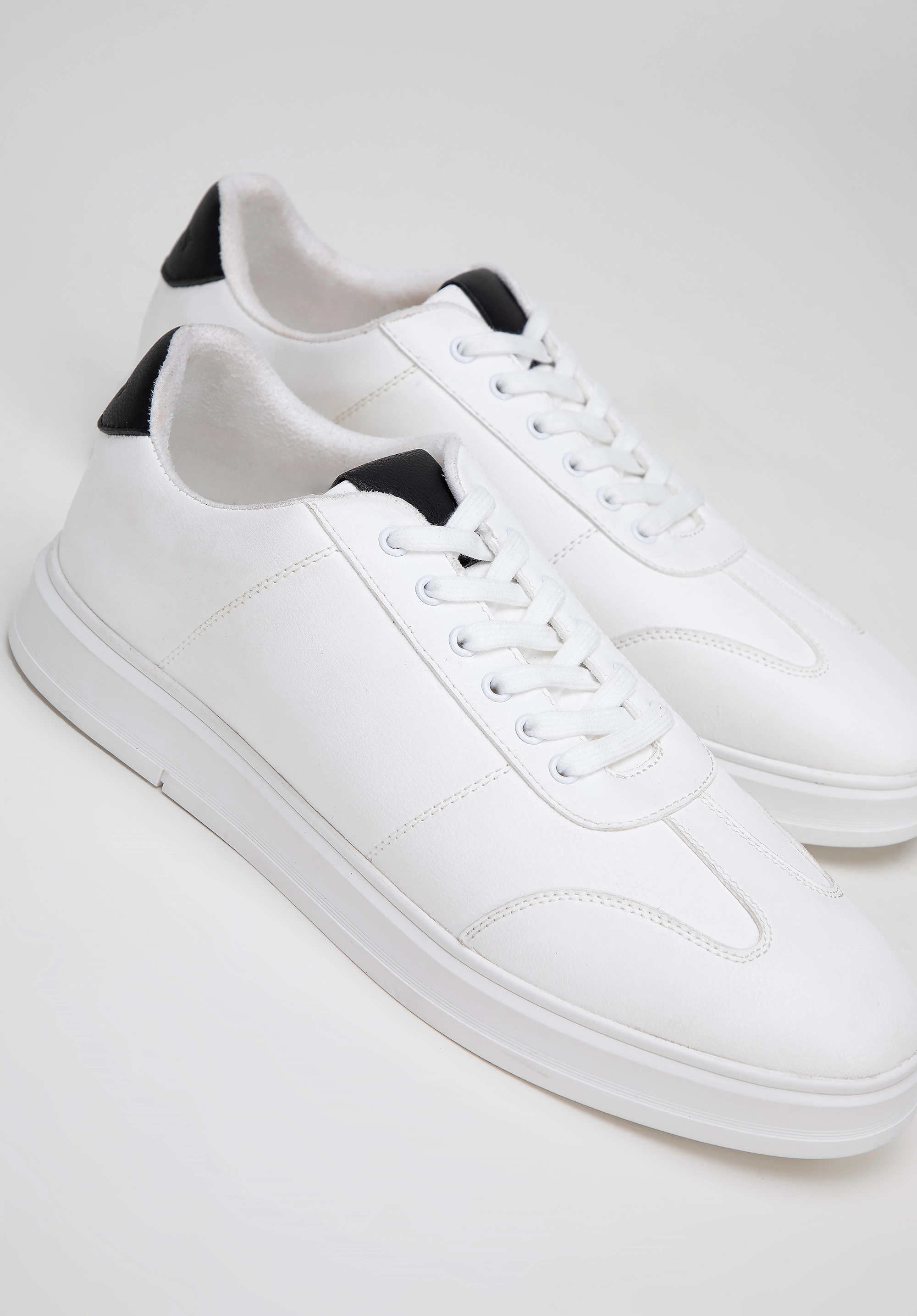 Męskie sneakersy z ekoskóry klasyczne białe