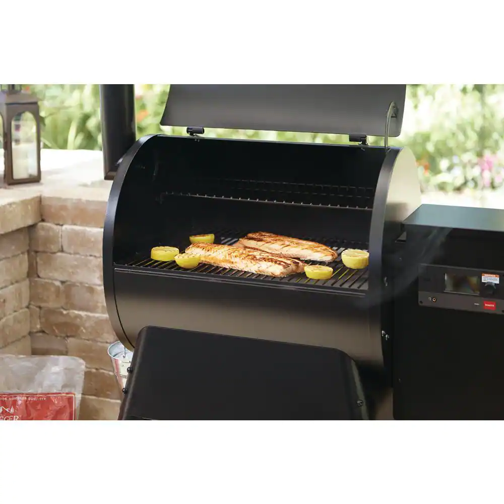 Pro 575 WLAN-Pelletgrill und Smoker in Schwarz