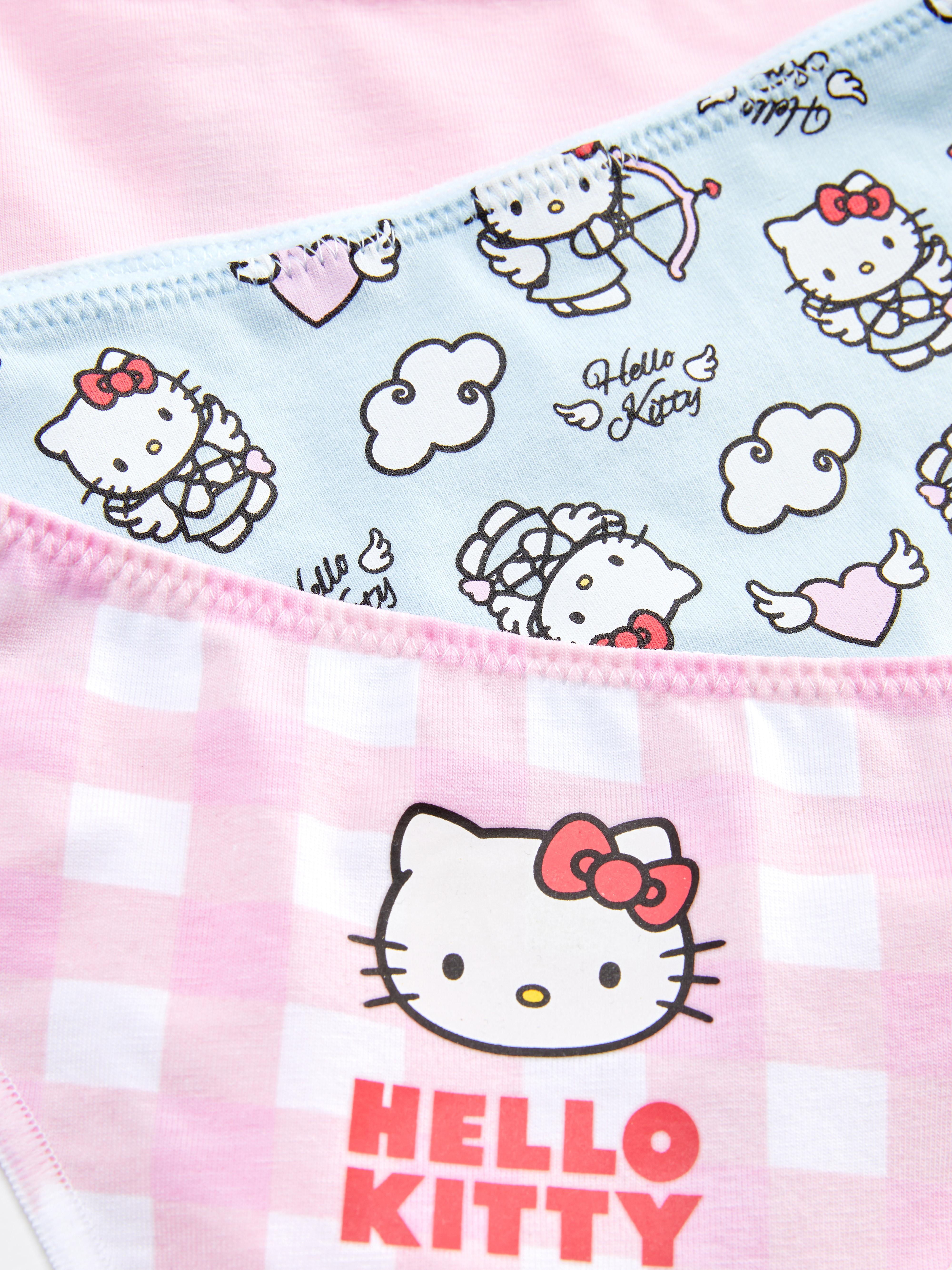 Chiloți tanga Hello Kitty, set de 3. Acești chiloți tanga frumoși Hello Kitty îți vor înveseli sertarul cu lenjerie intimă.