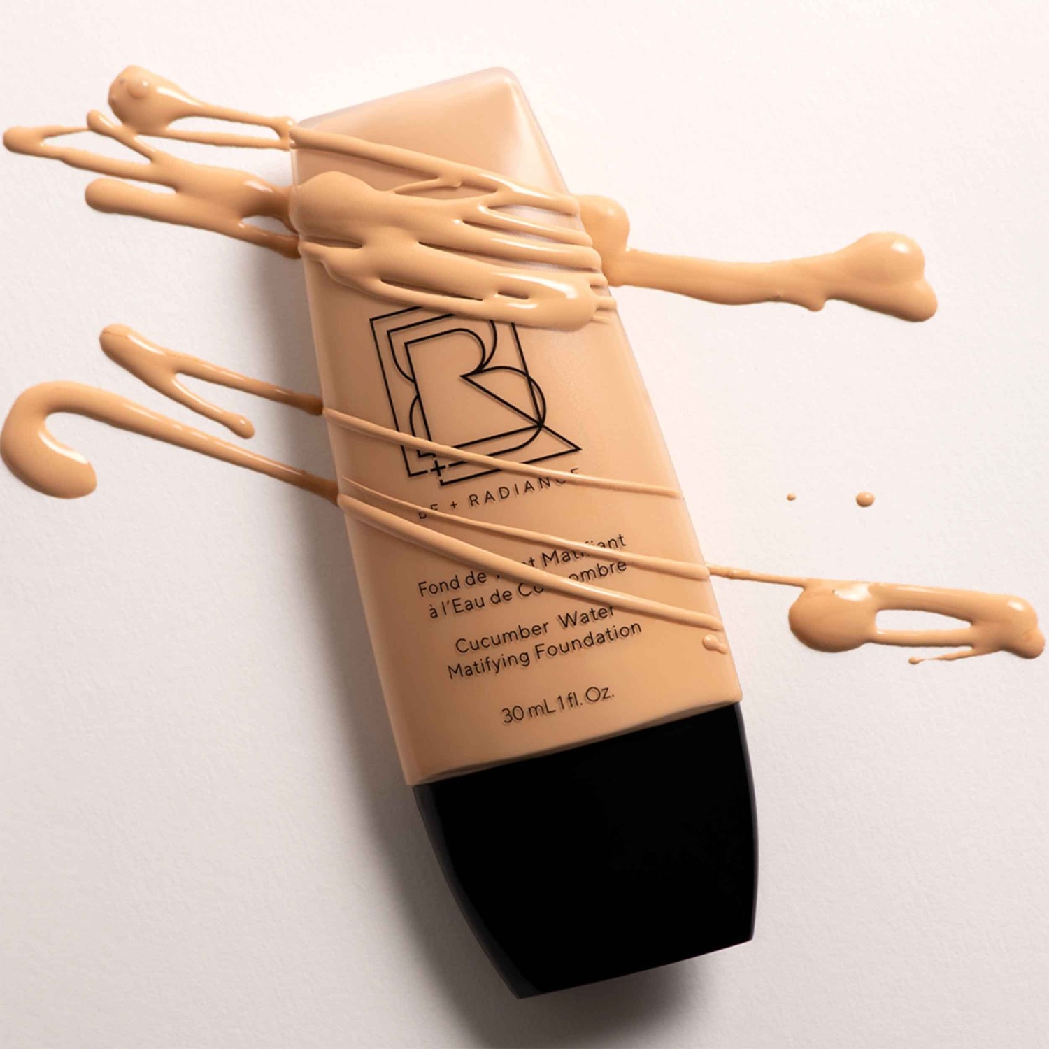 BE + Radiance Fond de Teint Matifiant à l'Eau de Concombre N°08