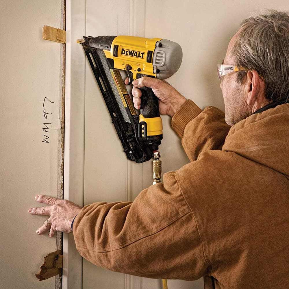 DEWALT 32-64 mm DA-serien 15ga presisjons pneumatisk punktspikerpistol Bradder DPN1564APP-XJ