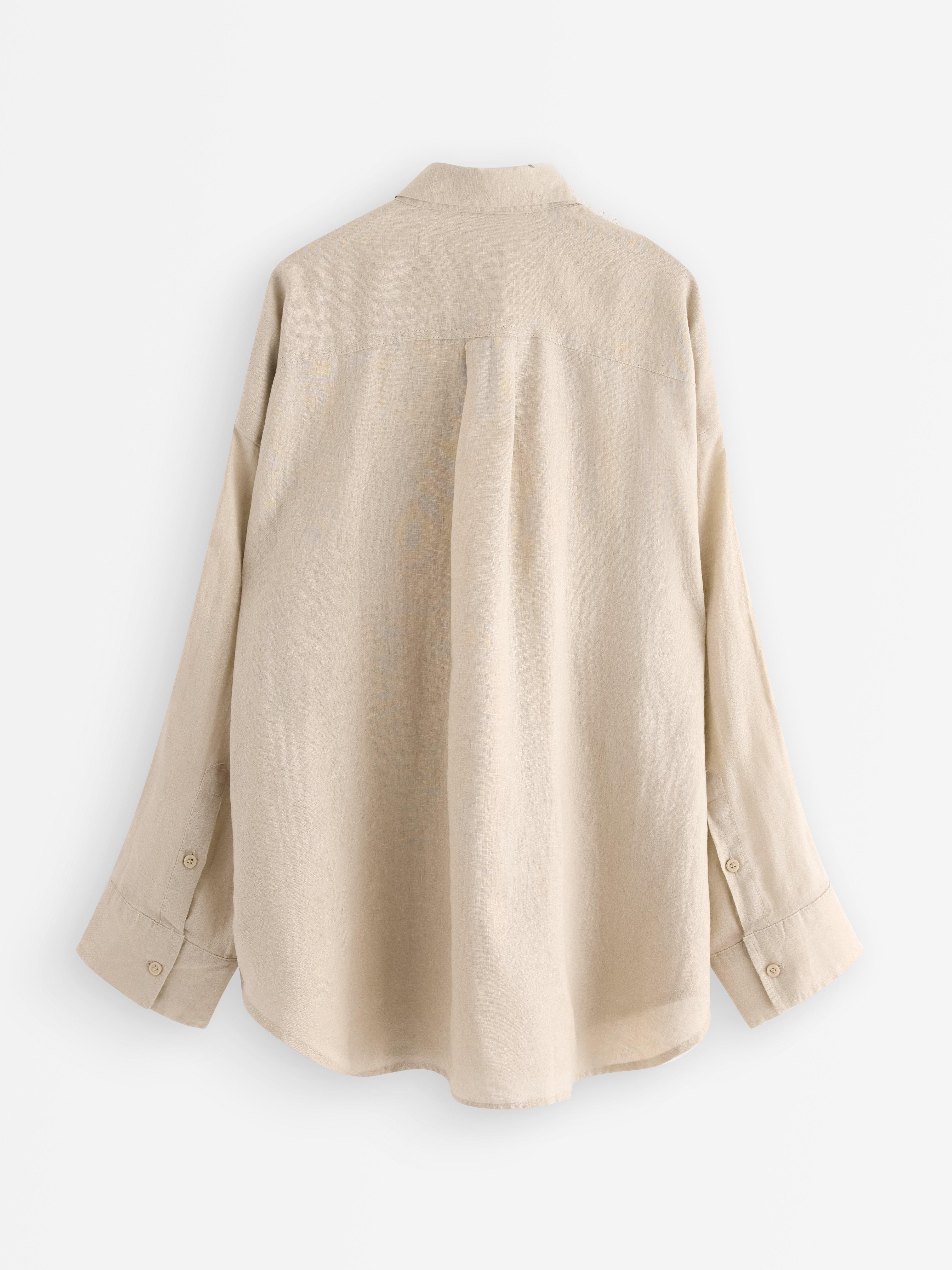 Camisa oversized em linho bege claro