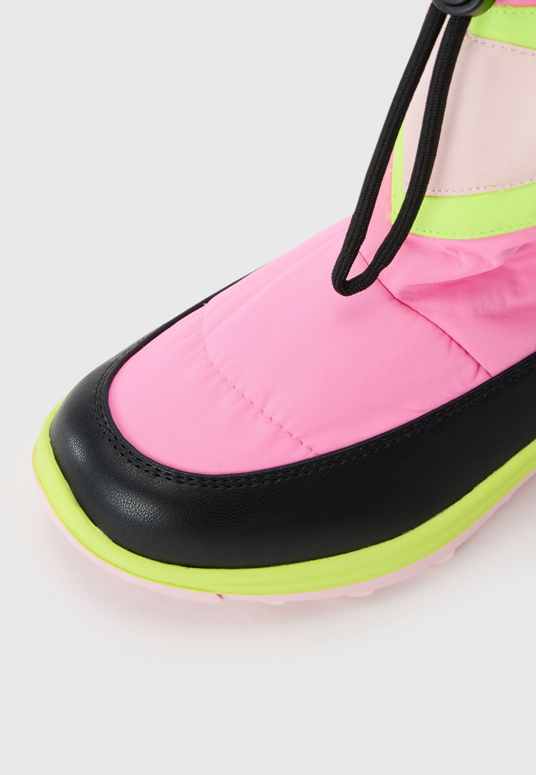 Stella McCartney Dziecięce buty zimowe - różowe