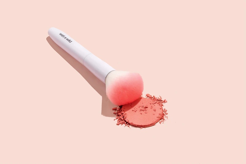 Štětec na tvářenku Wet n Wild Essential