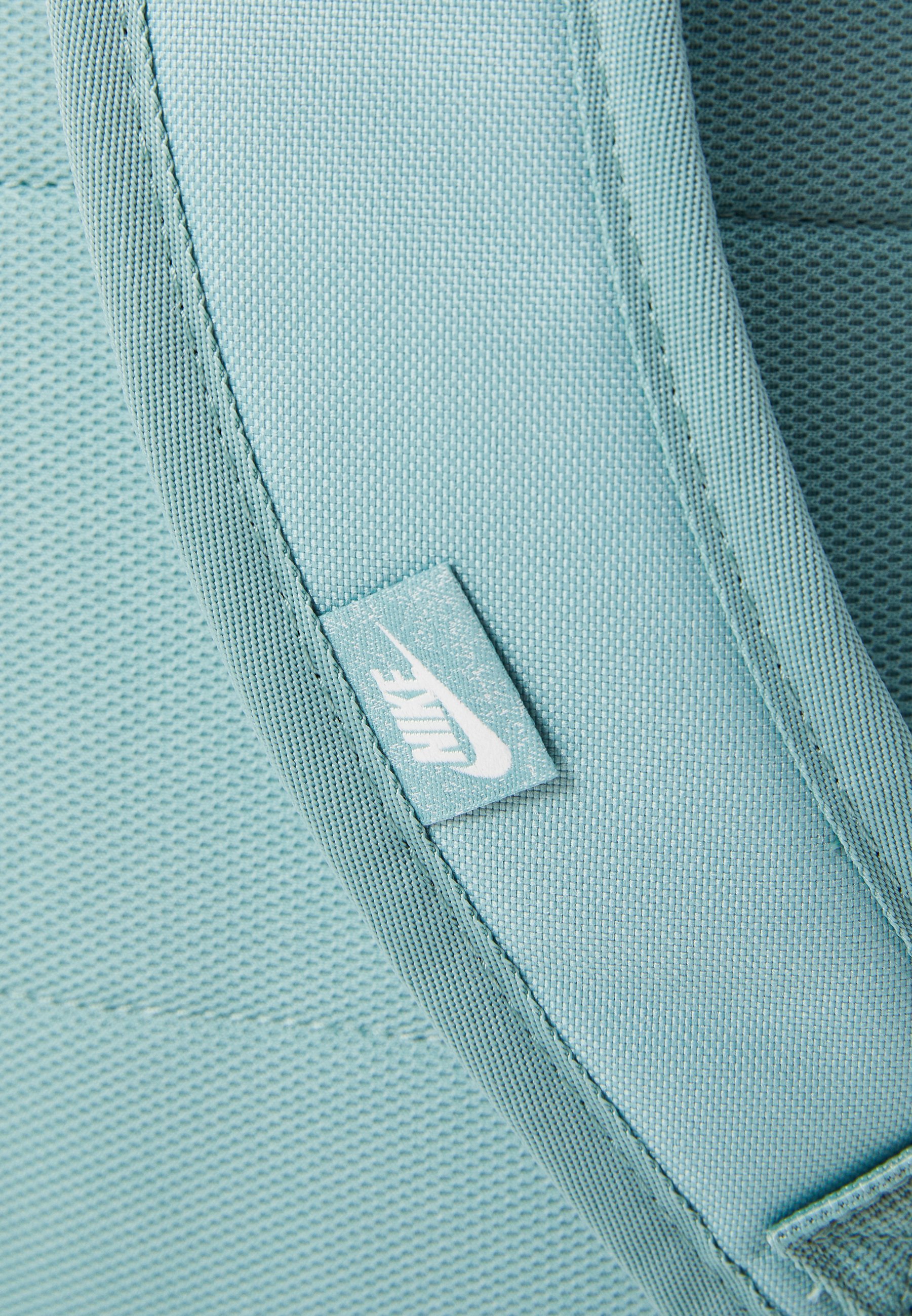 Nike Sportswear hátizsákok