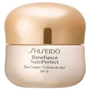 „Benefiance Nutri Perfect“ dieninis kremas su SPF15. Prabangūs drėkikliai ir maitinamosios medžiagos.