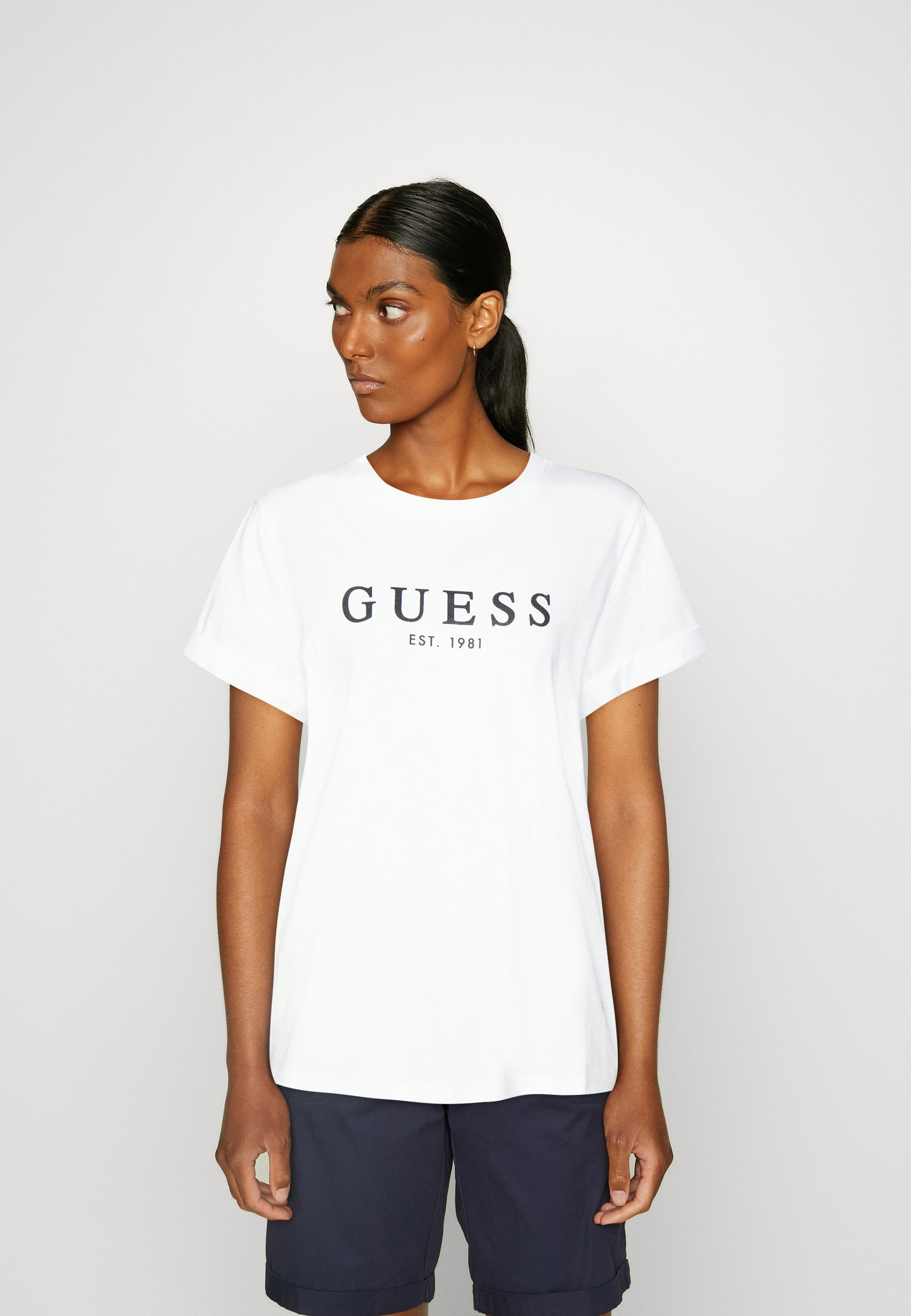 Guess ROLL CUFF - T-shirt met print - puur wit