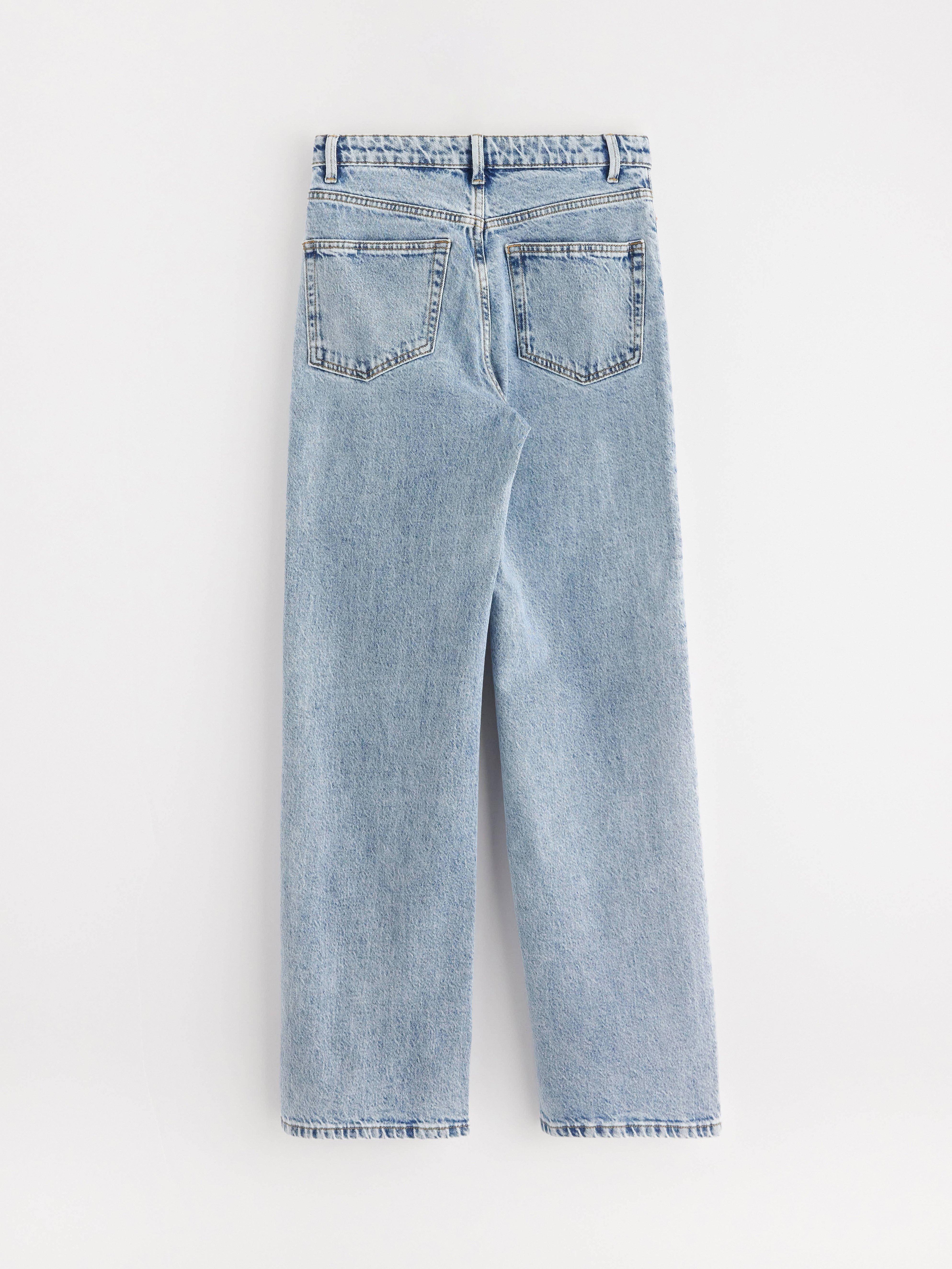 Calça jeans WIDE Hanna com leve elastano. Jeans claro.