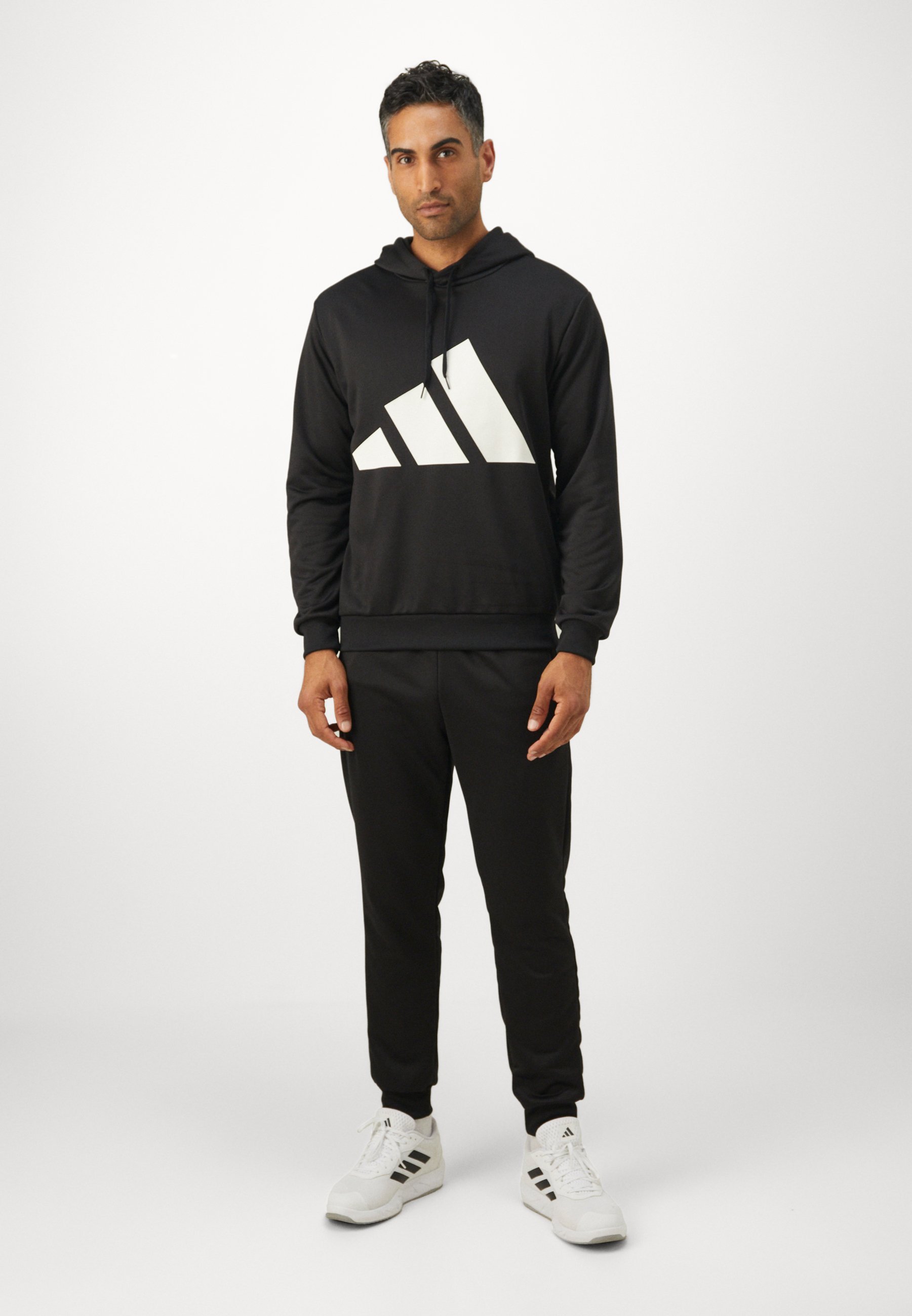 „Adidas Sportswear“ sportinis kostiumas – juodas/baltas