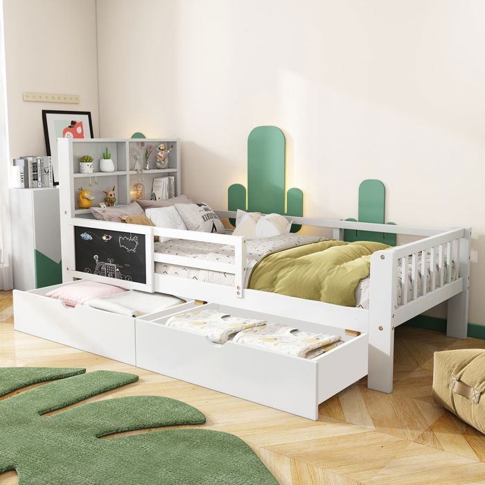 Kinderbed van 90x200 cm met combinatiemogelijkheid, stevig frame met praktische opbergruimte en speels design.
