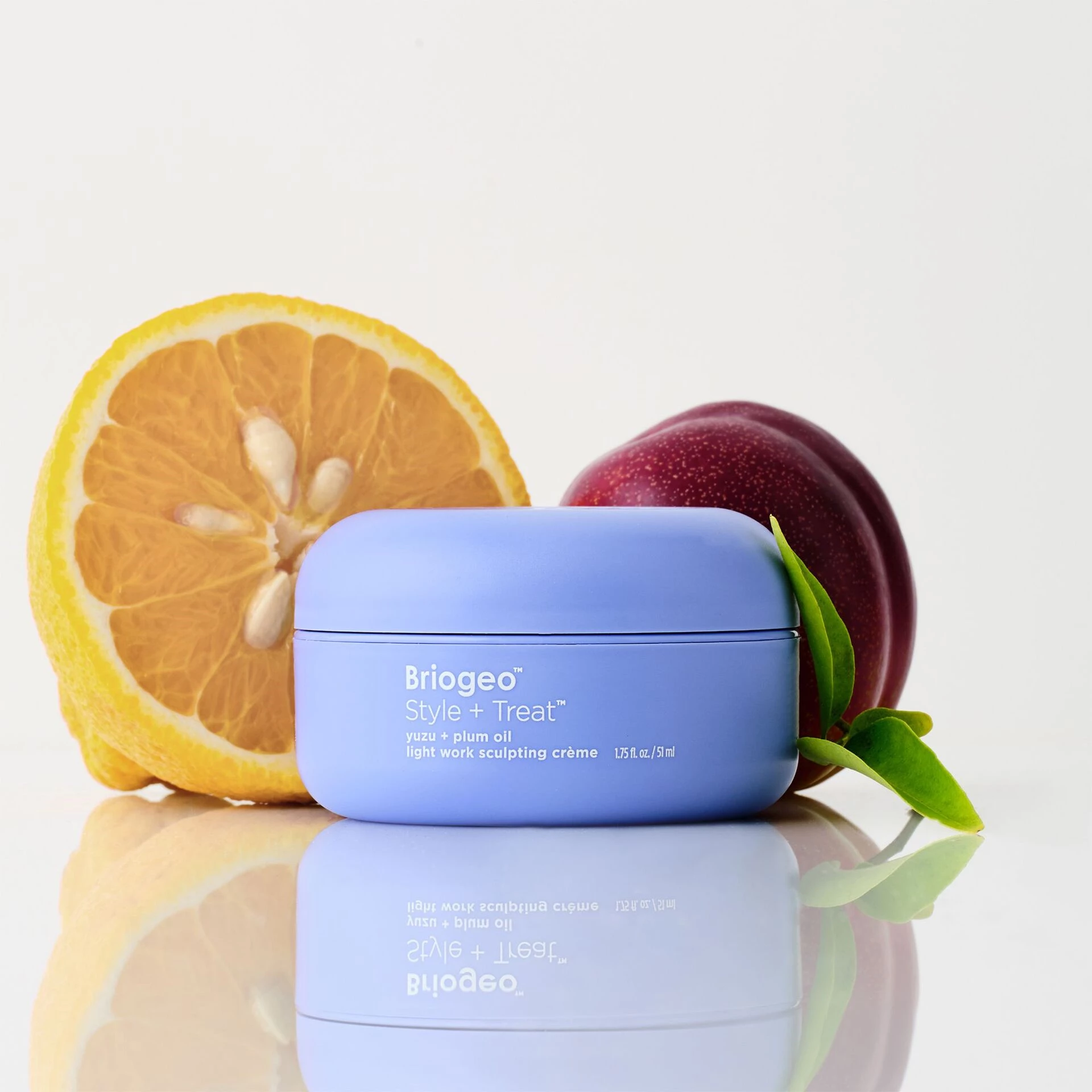 Style + Treat Yuzu + ulje šljive Light Work krema za oblikovanje kose 51 ml - Briogeo
