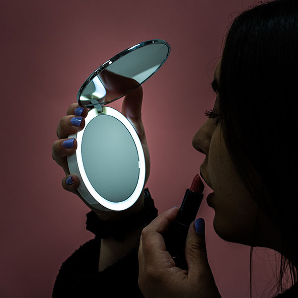 STYLPRO Flip 'n' Charge Powerbank Kompakter LED-Spiegel