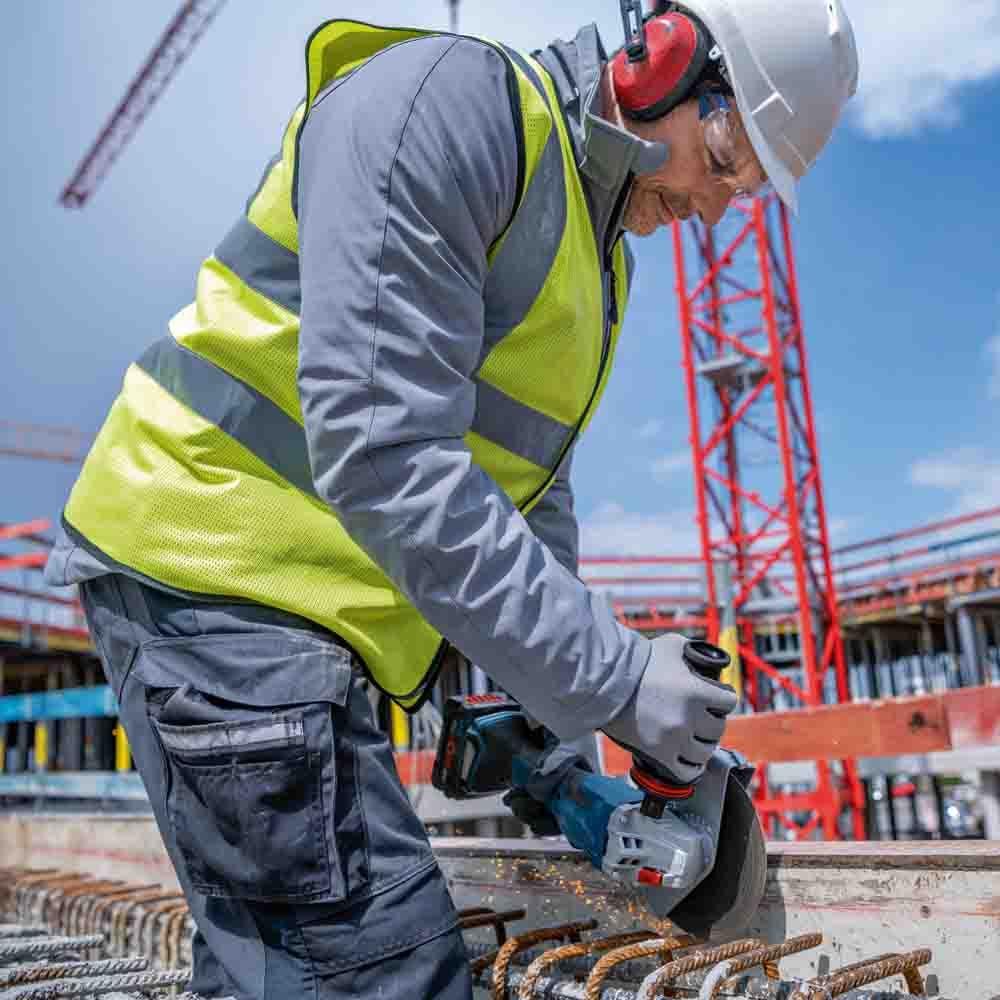 Esmerilhadeira angular sem escova BOSCH 18V BITURBO de 180 mm, modelo GWS 18V-180 PC 06019H6E01