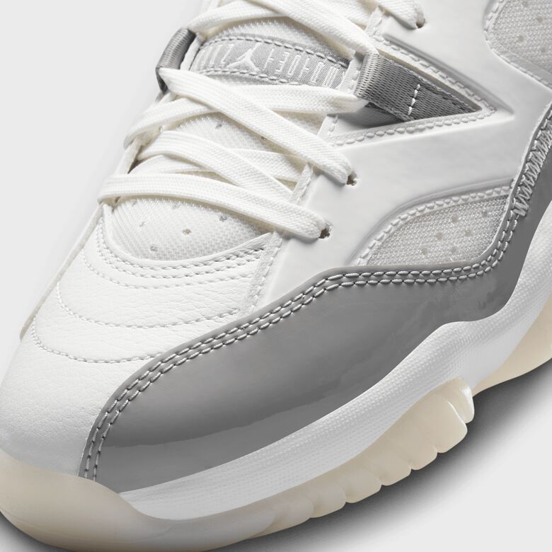 WMNS Jumpman Two Trey