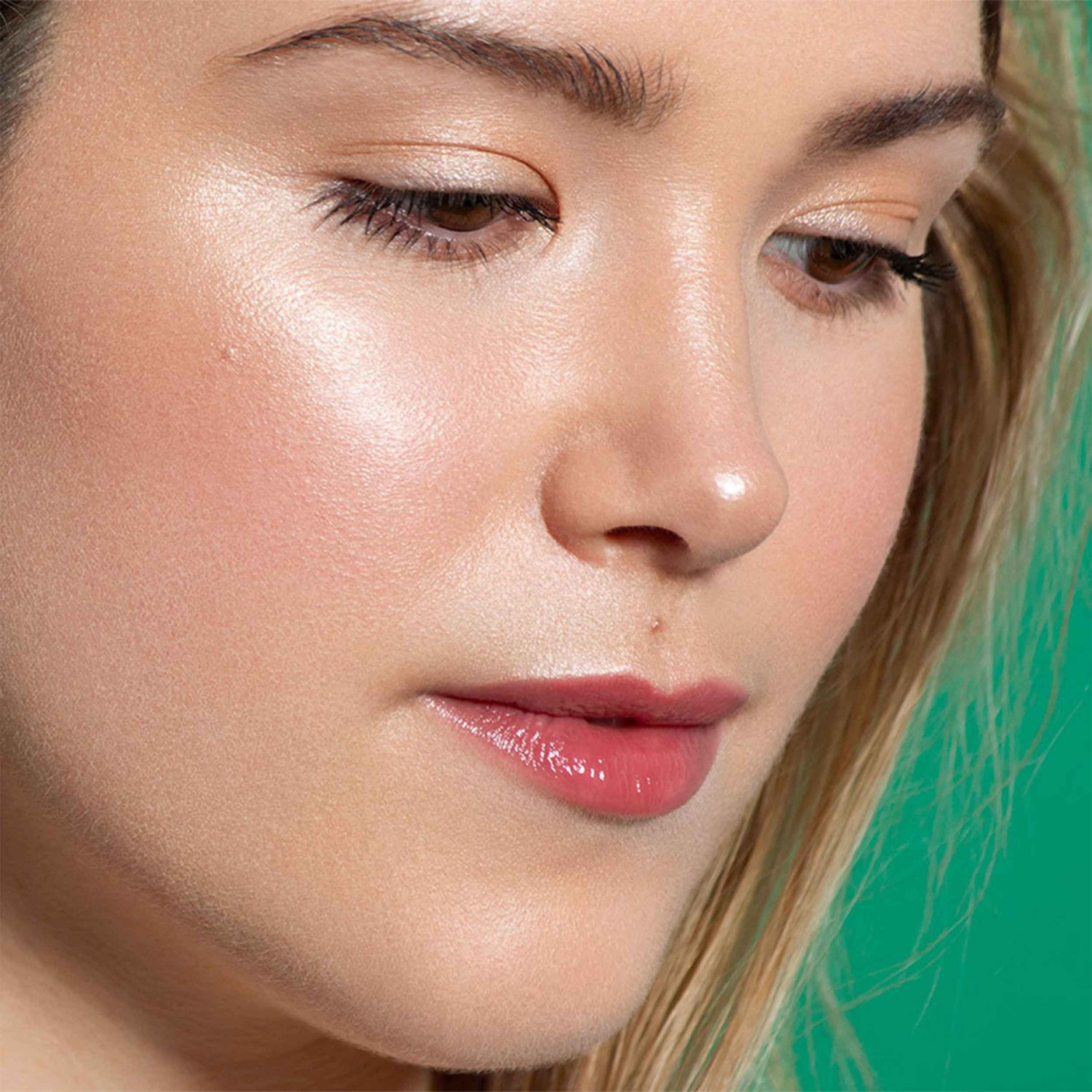 BE + Radiance Fond de Teint Matifiant à l'Eau de Concombre N°08