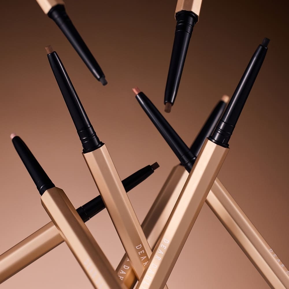 „Dear Dahlia Eyeliner“ tobulai sukurtas akių kontūro pieštukas – 0,1 g