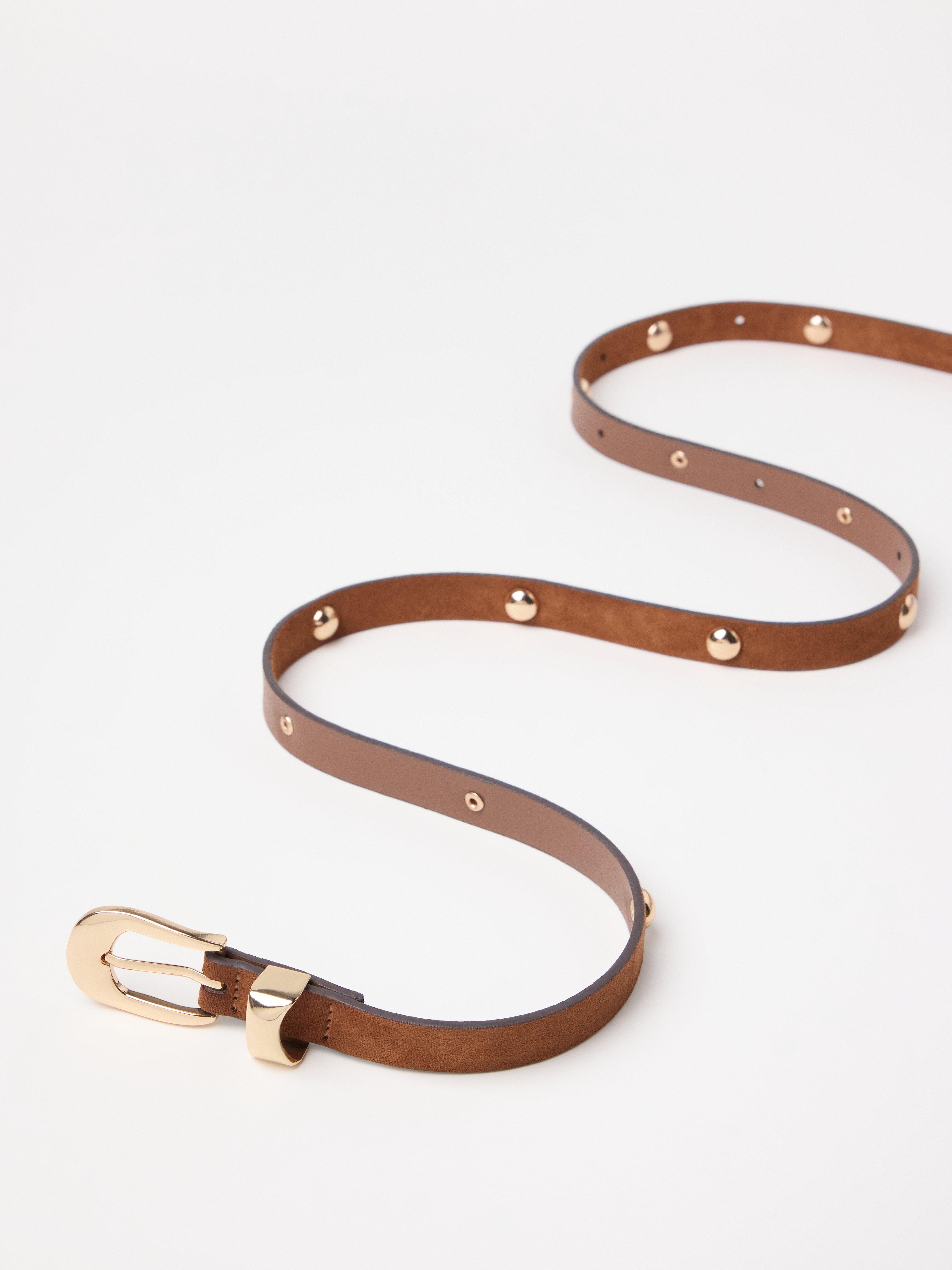 Ceinture étroite à rivets, marron clair.