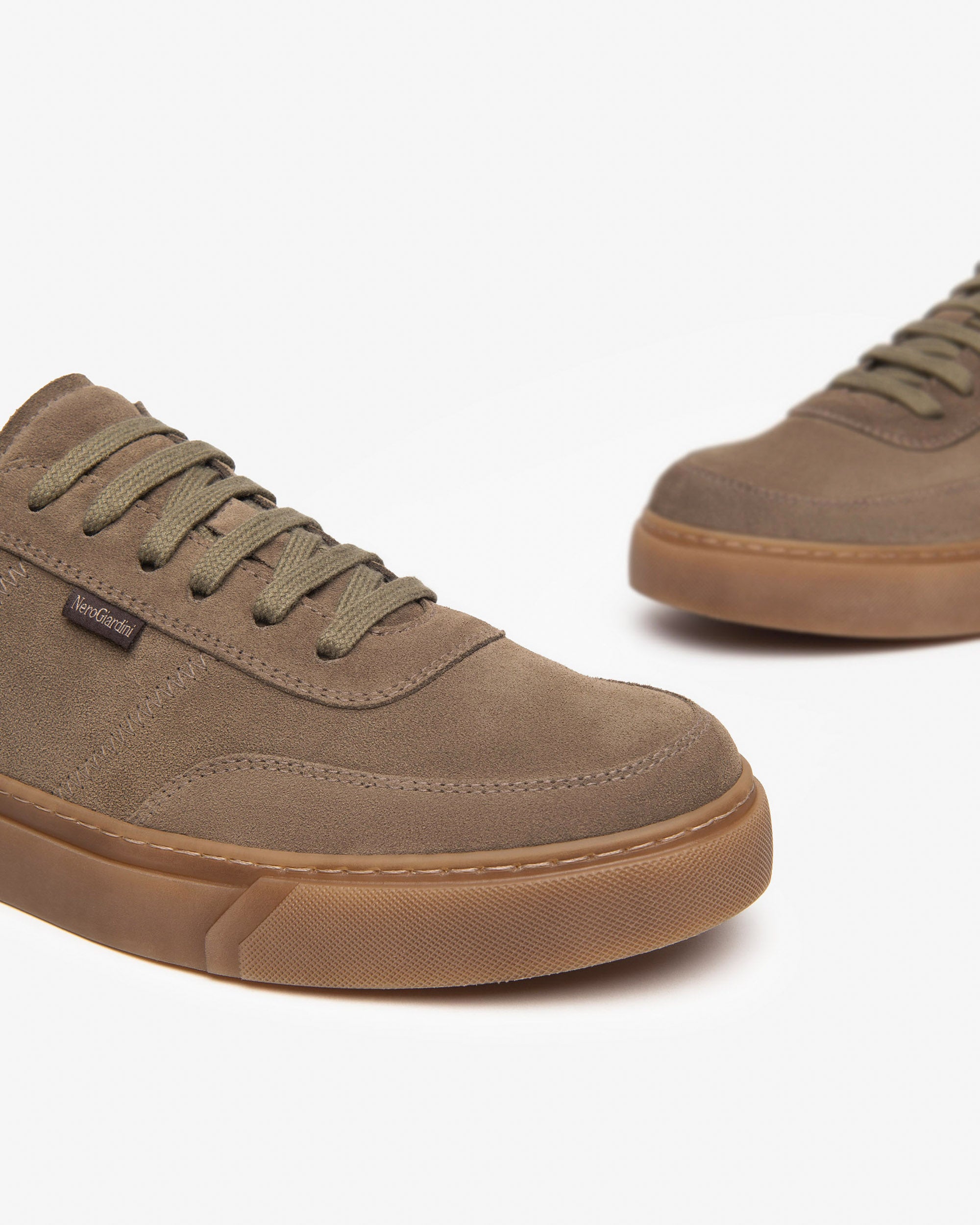  Baskets en daim pour hommes