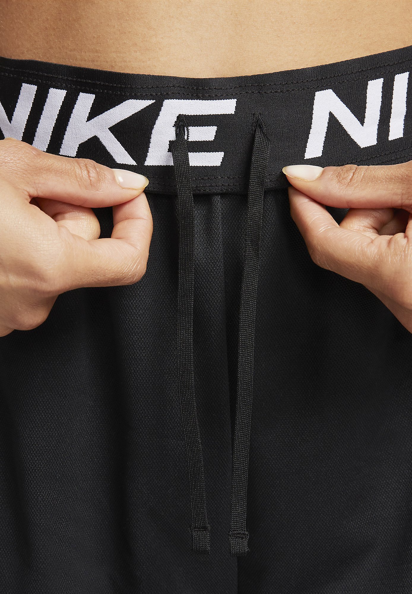 Nike Performance ATTACK SHORT – Sportshorts – Schwarz/Weiß/Reflektierendes Silber