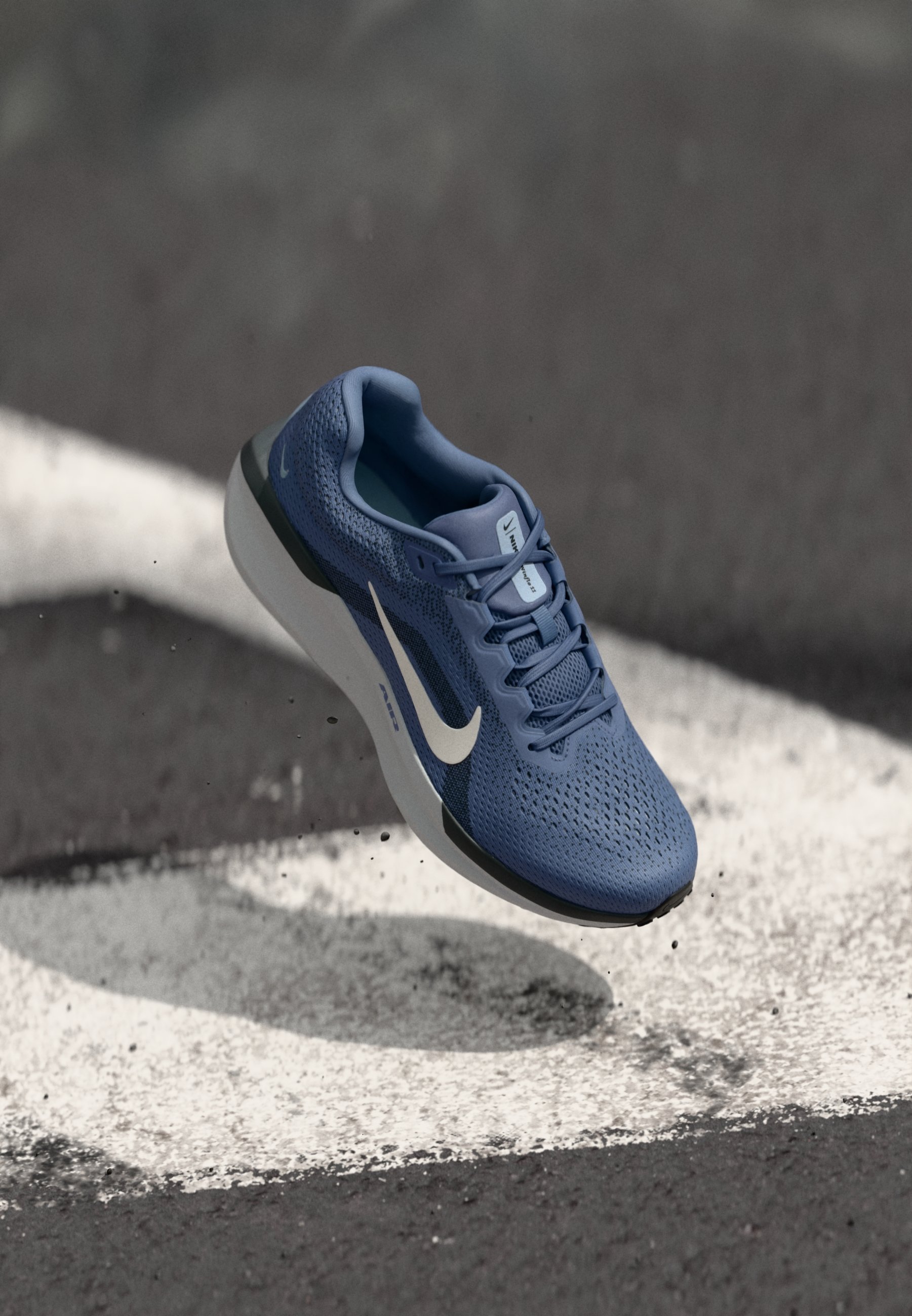 Nike Performance AIR WINFLO 11 - Běžecké boty na silnici - black/white/grey/black/white