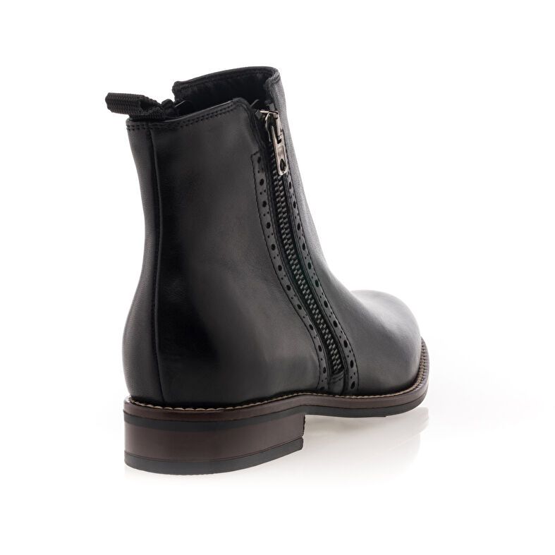 Schwarze Damenstiefel / Stiefeletten