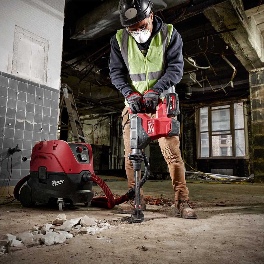 MILWAUKEE 18V FUEL 44mm bürstenloser SDS Max Hammer mit einem Schlüssel und Schutzhaube M18FHM-0