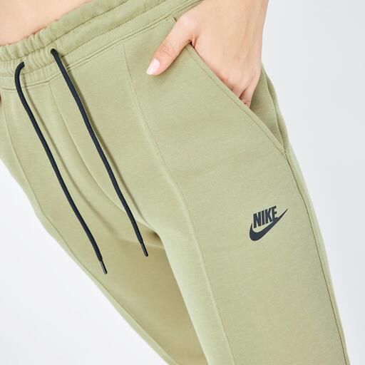 Nike Tech