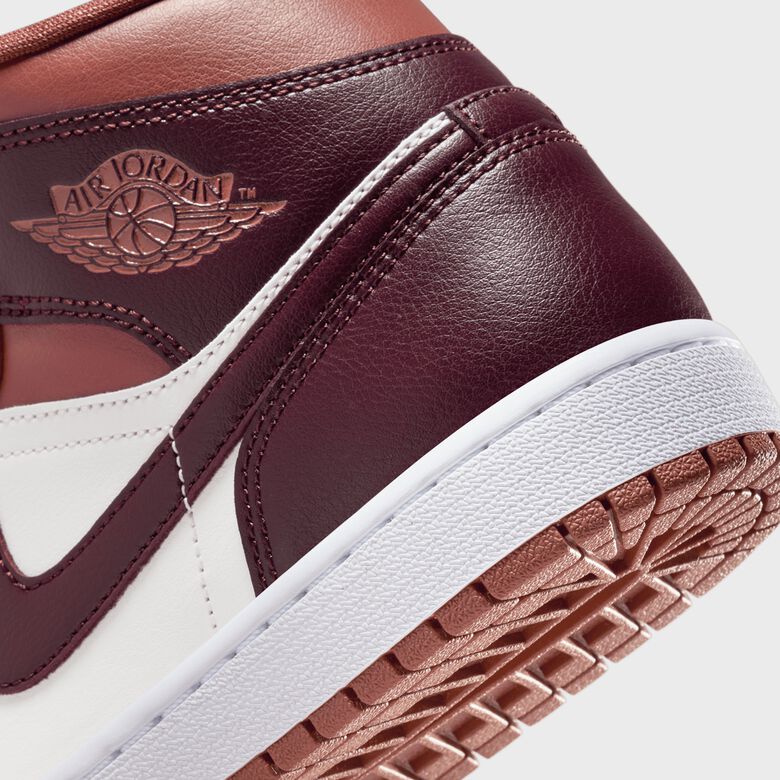 WMNS Air Jordan 1 Mid