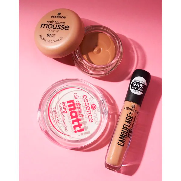 Pudră compactă fixatoare Essence All About Matt!