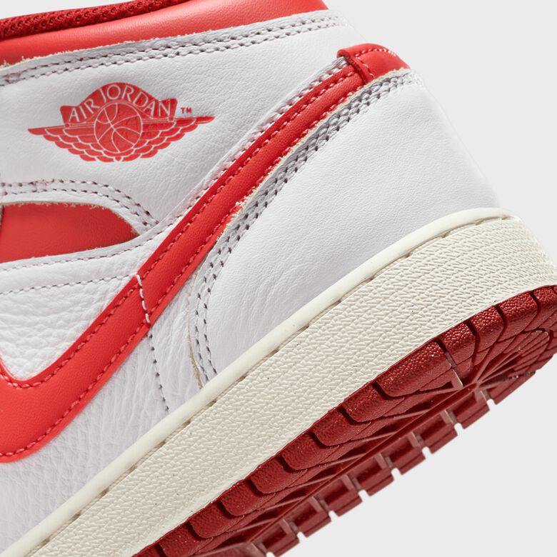 Air Jordan 1 Mid SE (GS)
