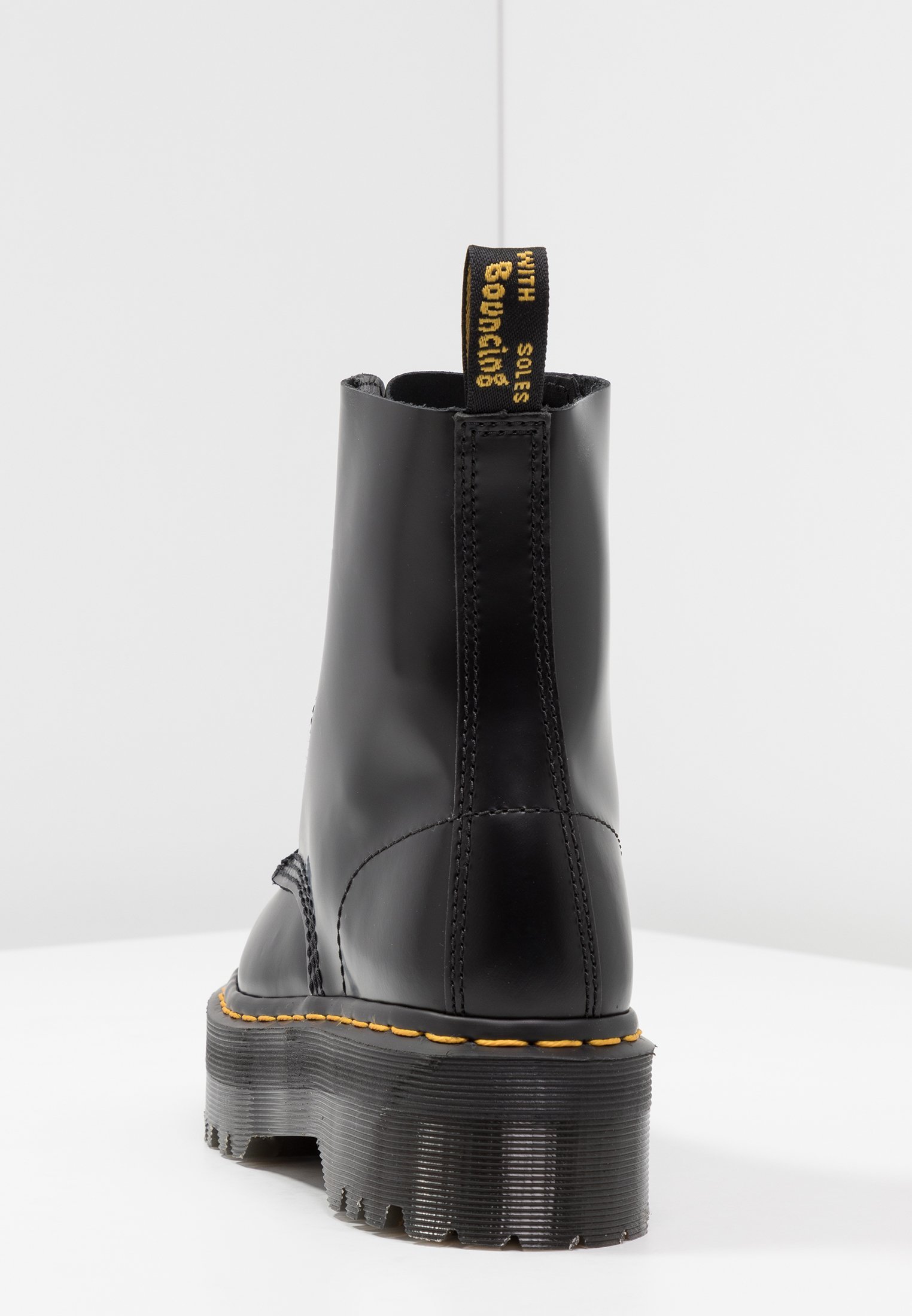 Dr. Martens platformlaars - platform enkellaarsjes - zwart