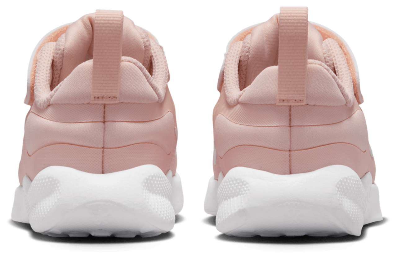 Nike Revolution 7