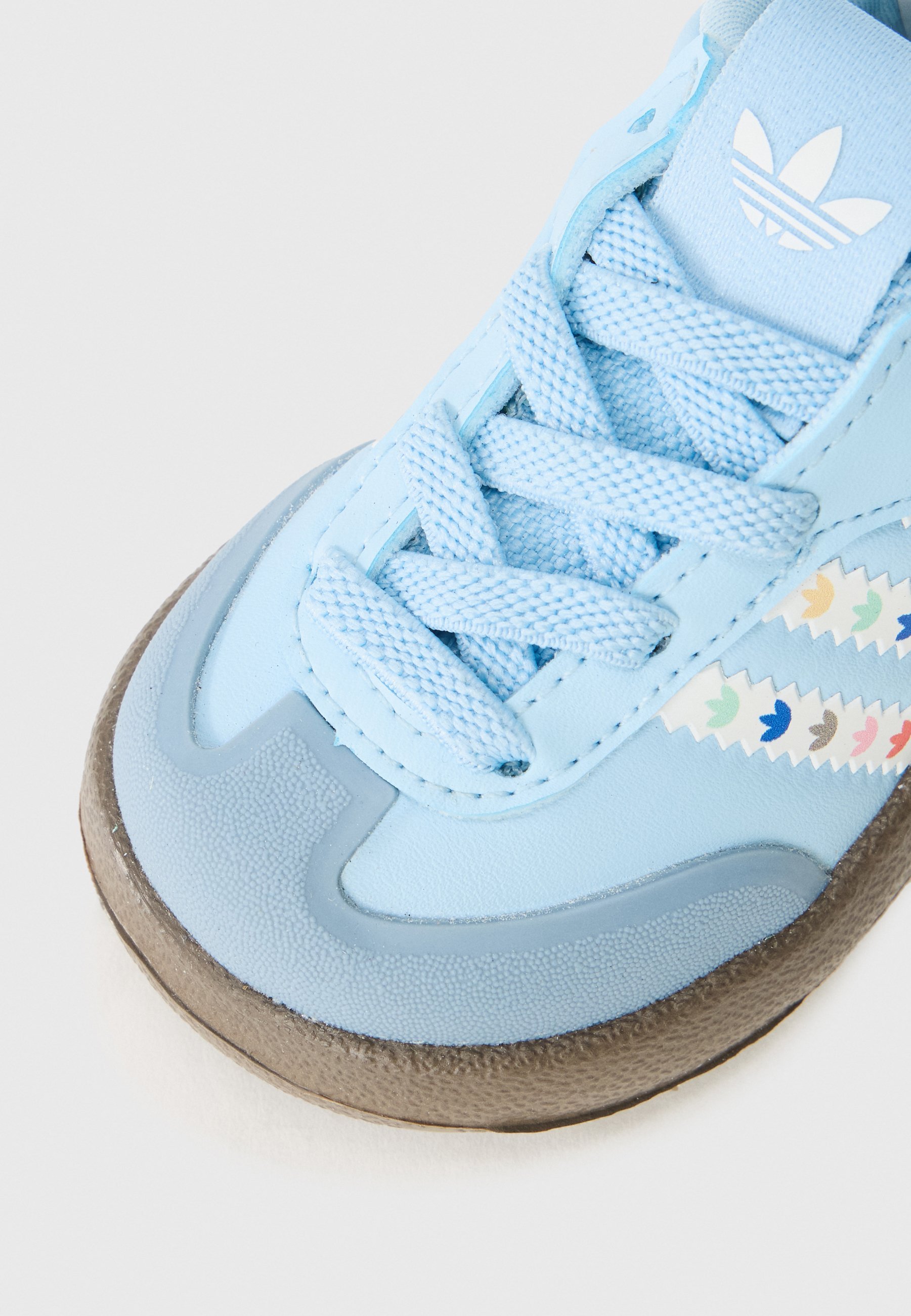 adidas Originals ADIFOM SAMBA 360 UNISEX - Scarpe da ginnastica - azzurro cielo/bianco/gomma