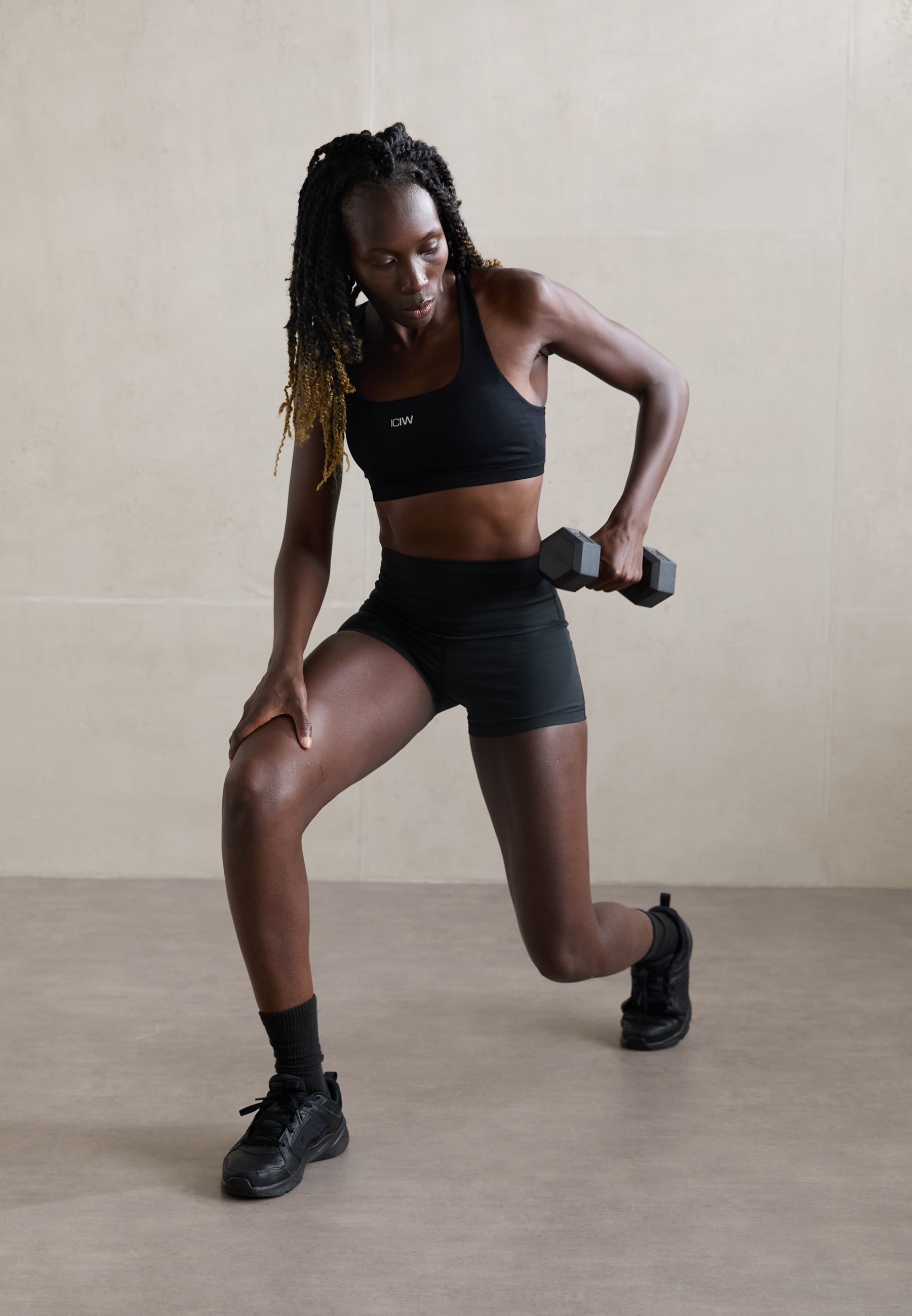 ICANIWILL SMOOTH SEAMLESS BRA - Sportovní podprsenka s lehkou oporou - black
