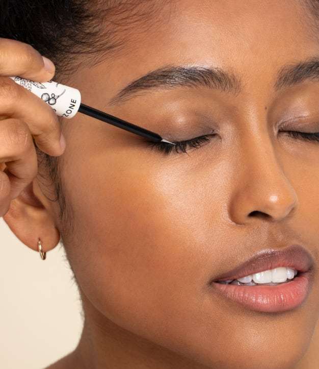 Wzmacniające serum do rzęs z organicznym olejem rycynowym